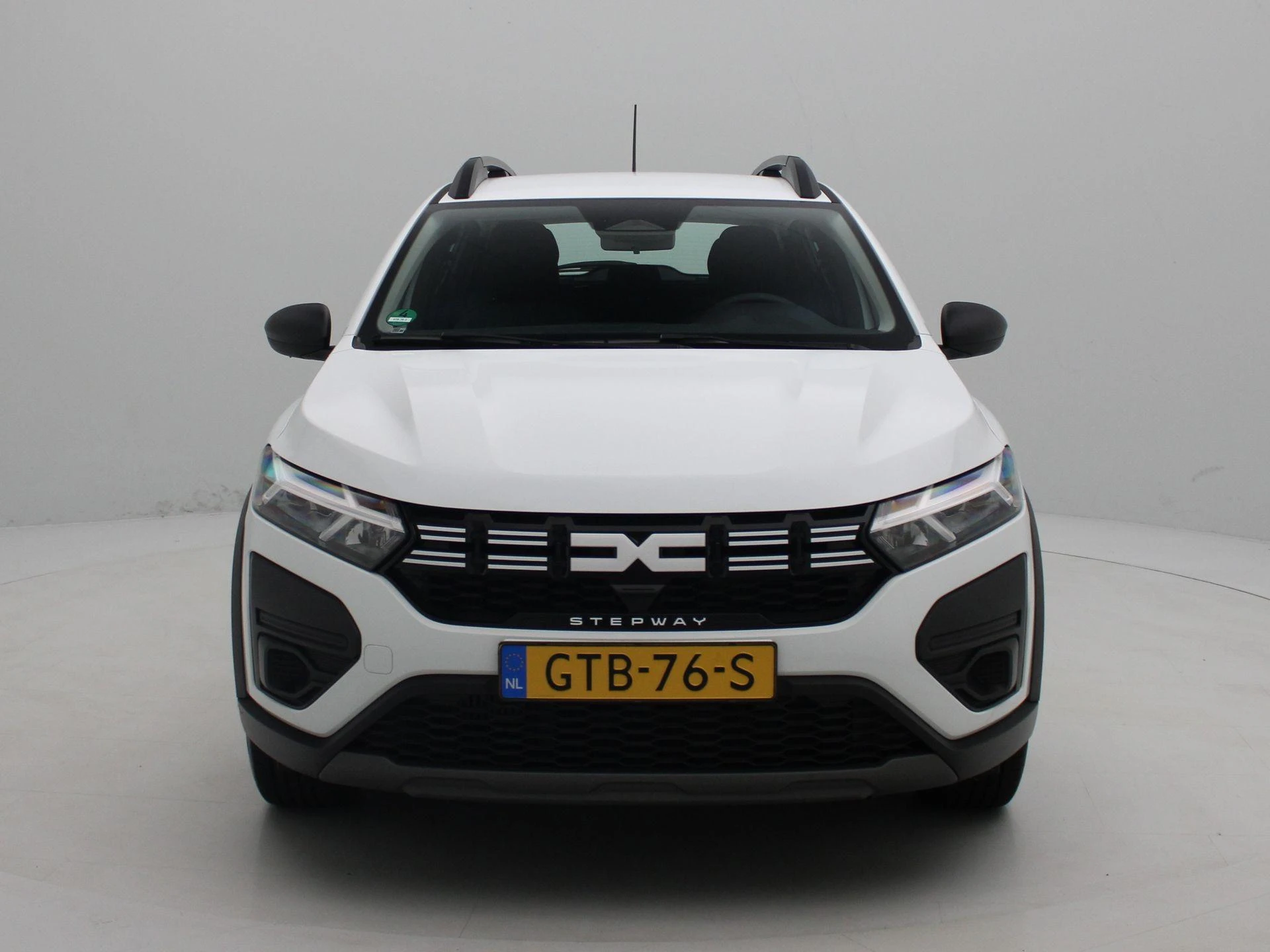 Dacia-Sandero Stepway-image-2