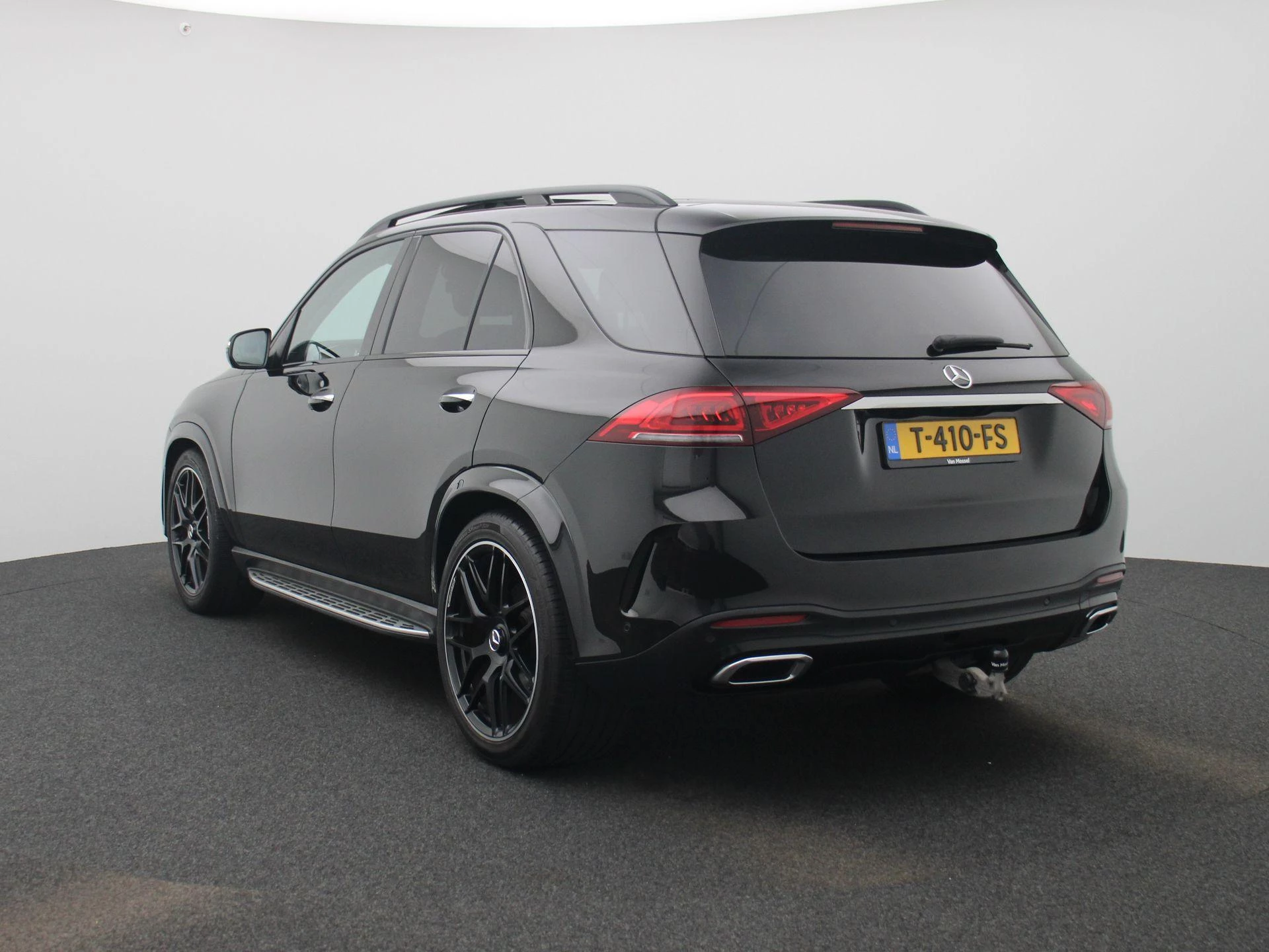 Mercedes-Benz-GLE-image-1