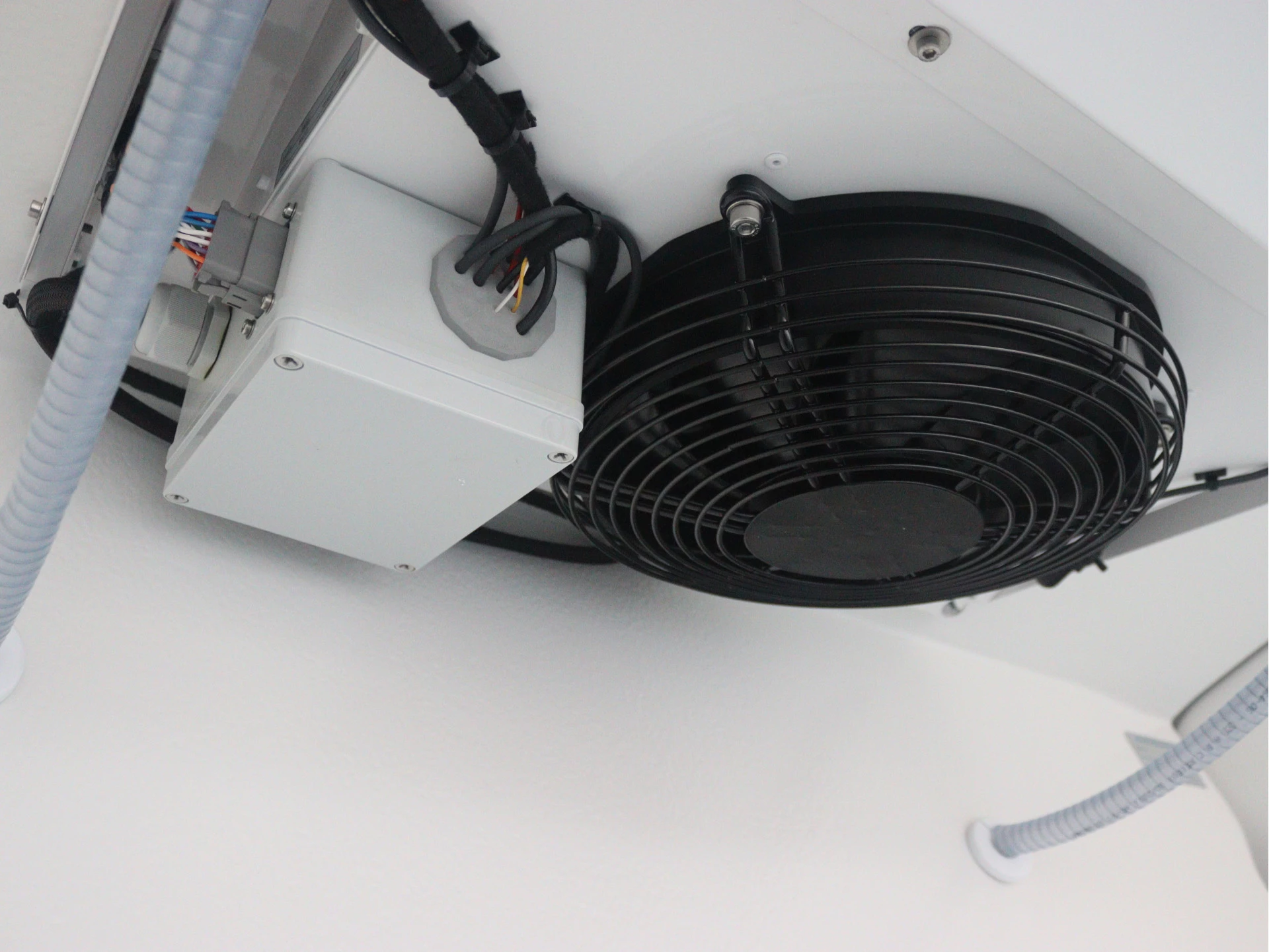 Mercedes-Benz-eSprinter-image-3