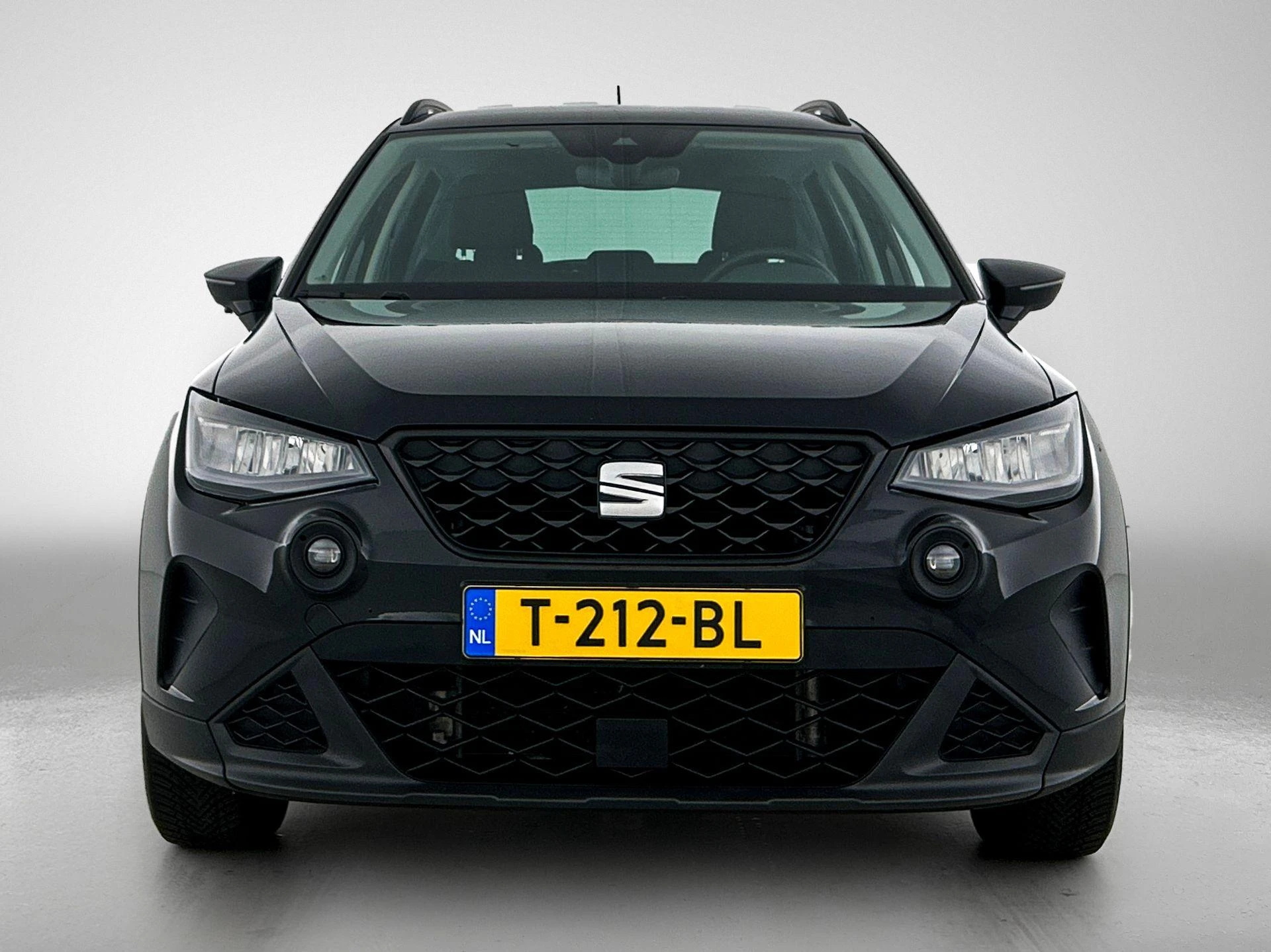 SEAT-Arona-image-4