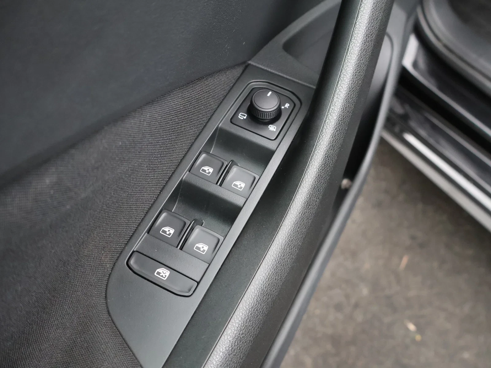 Škoda Kamiq Kamiq Limited Cycling Edition 1.0TSI 115PK *VIRTUAL COCKPIT*CAMERA*CRUISE*PDC*APP-CONNECT*ZETELVERWA