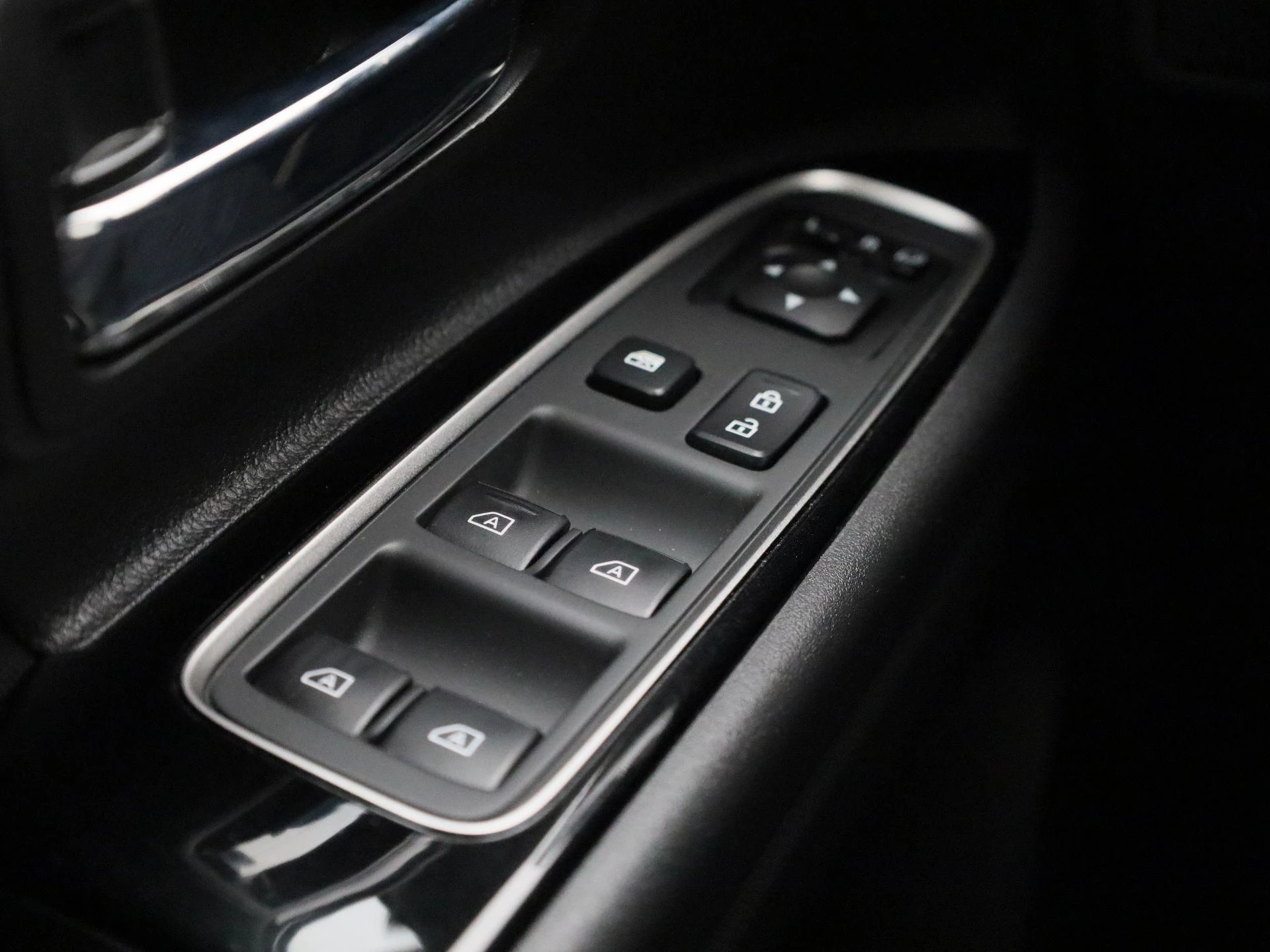 Mitsubishi-Outlander-image-28