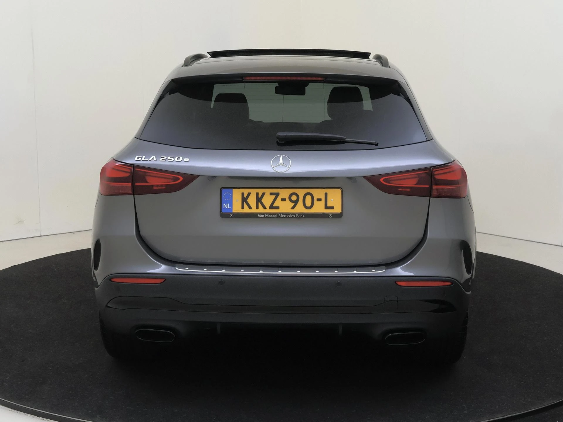 Mercedes-Benz-GLA-image-6