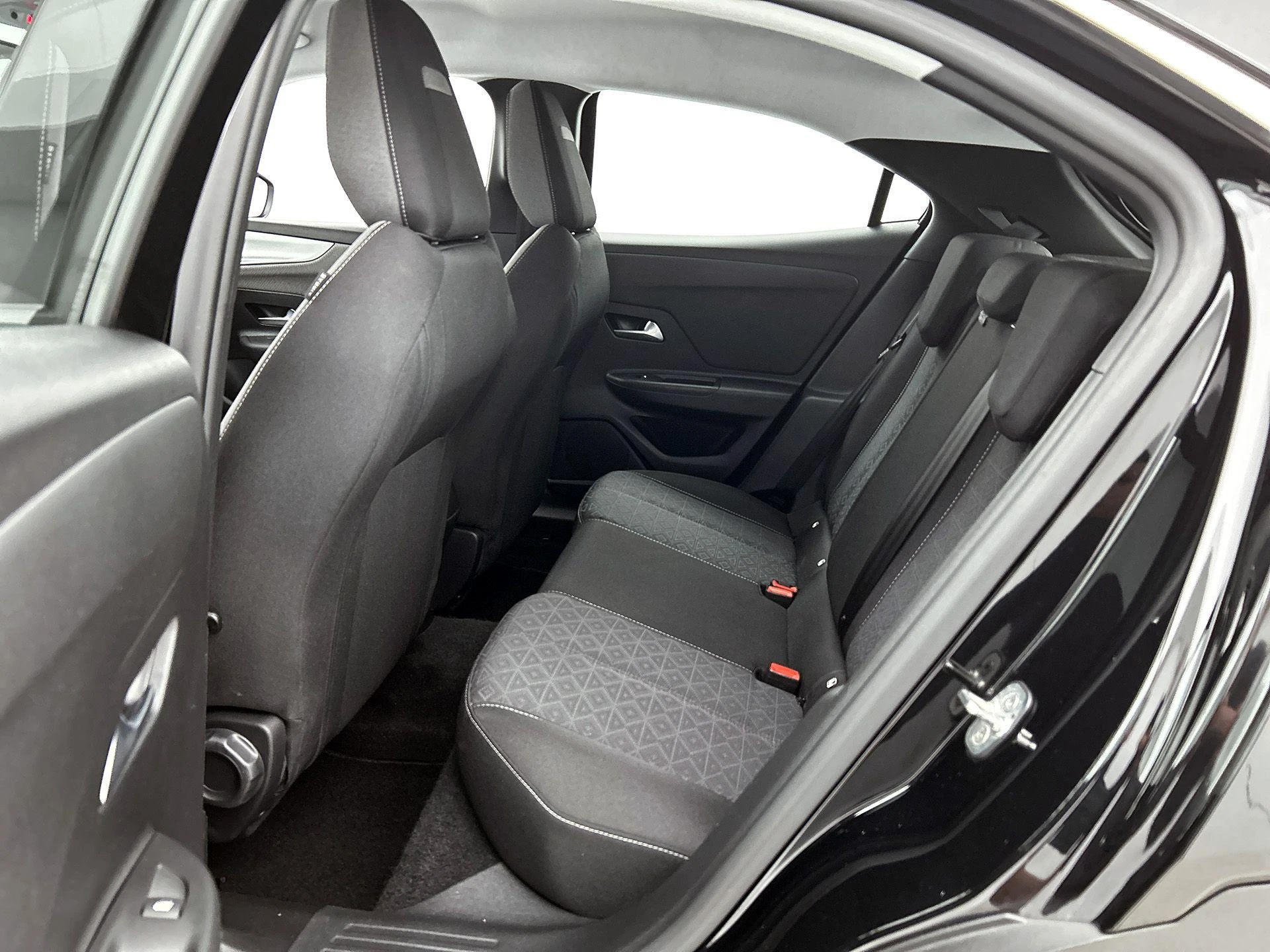 Opel-Mokka-e-image-25