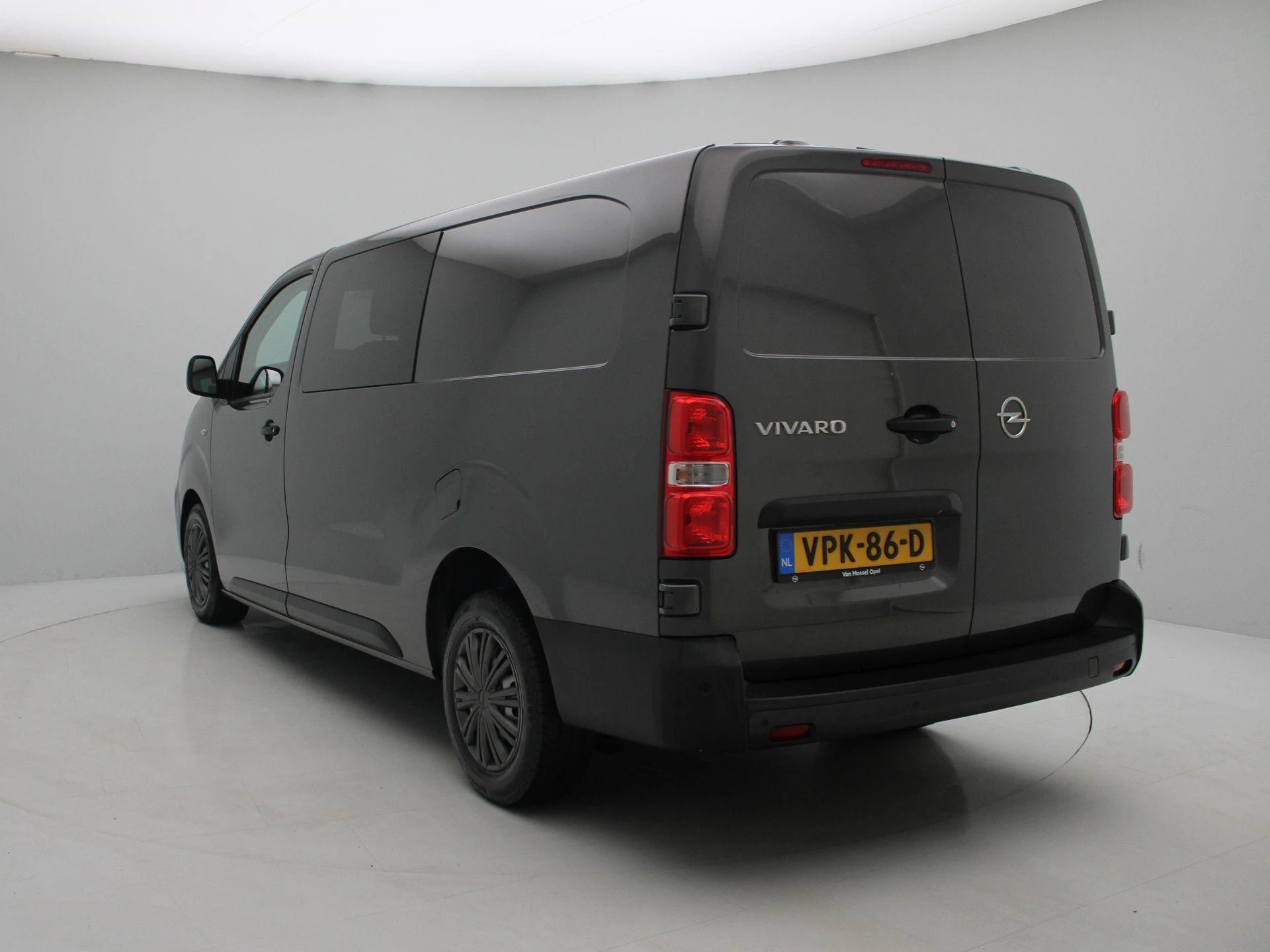 Opel-Vivaro-image-1