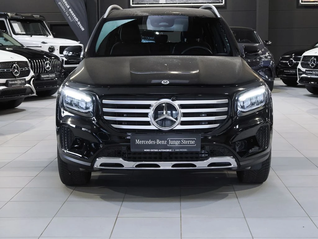 Mercedes-Benz-GLB 200 d-image-3
