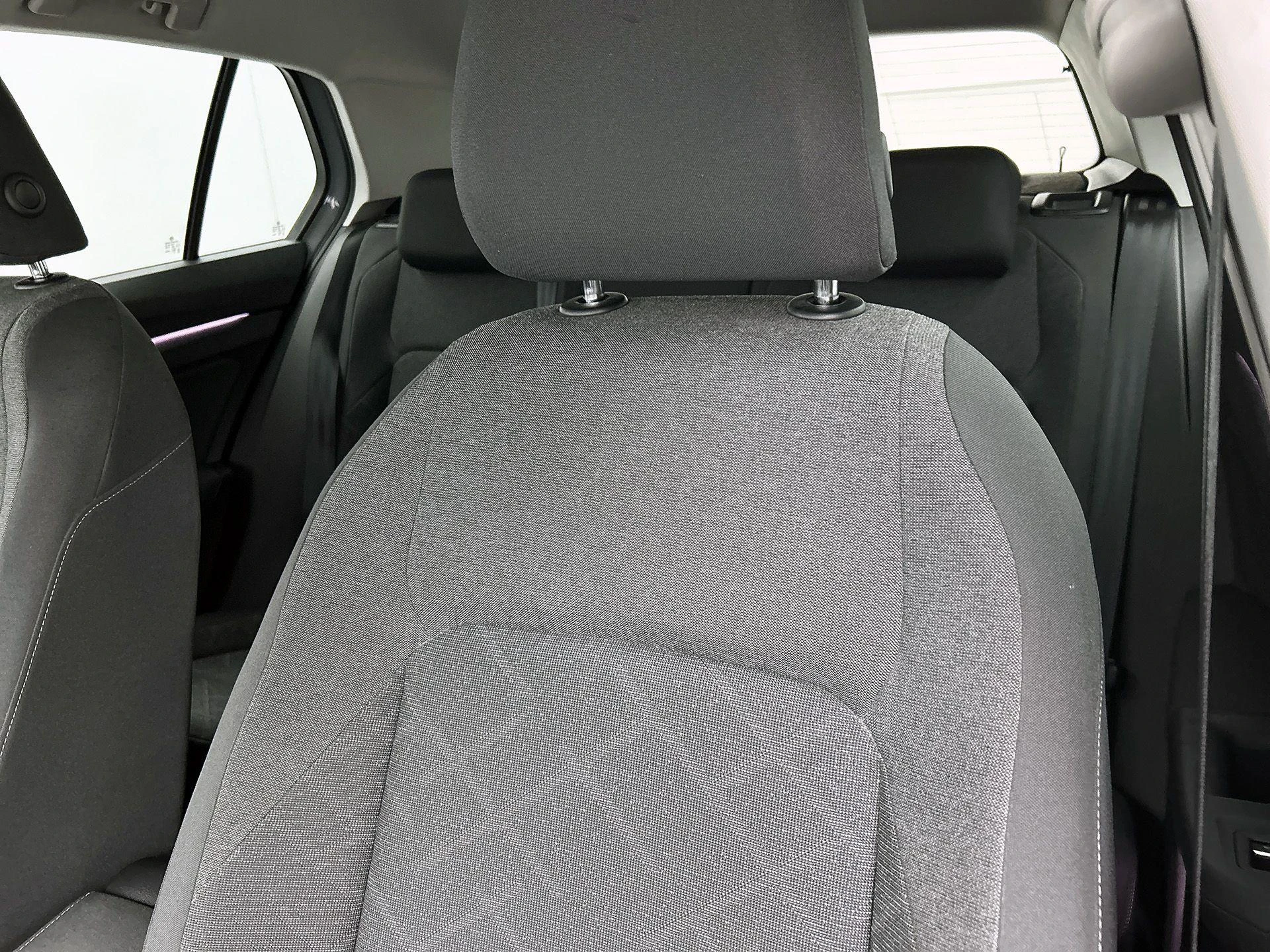 Volkswagen-Golf-image-9