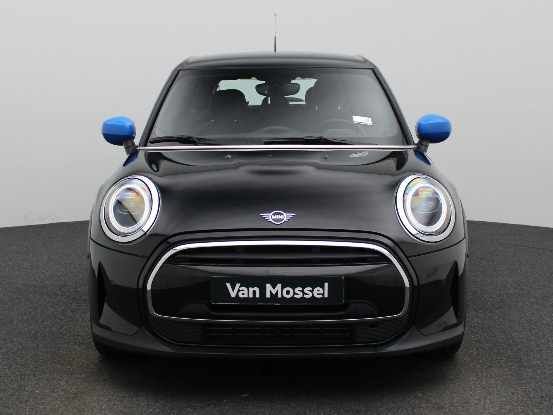 MINI-One-image-2