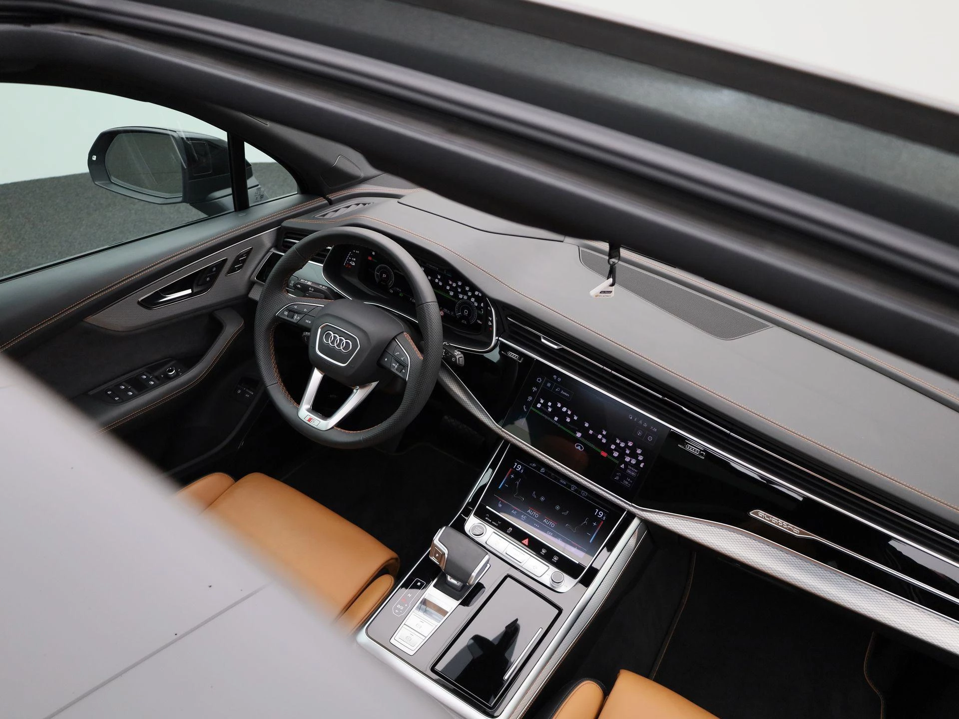 Audi-Q7-image-14