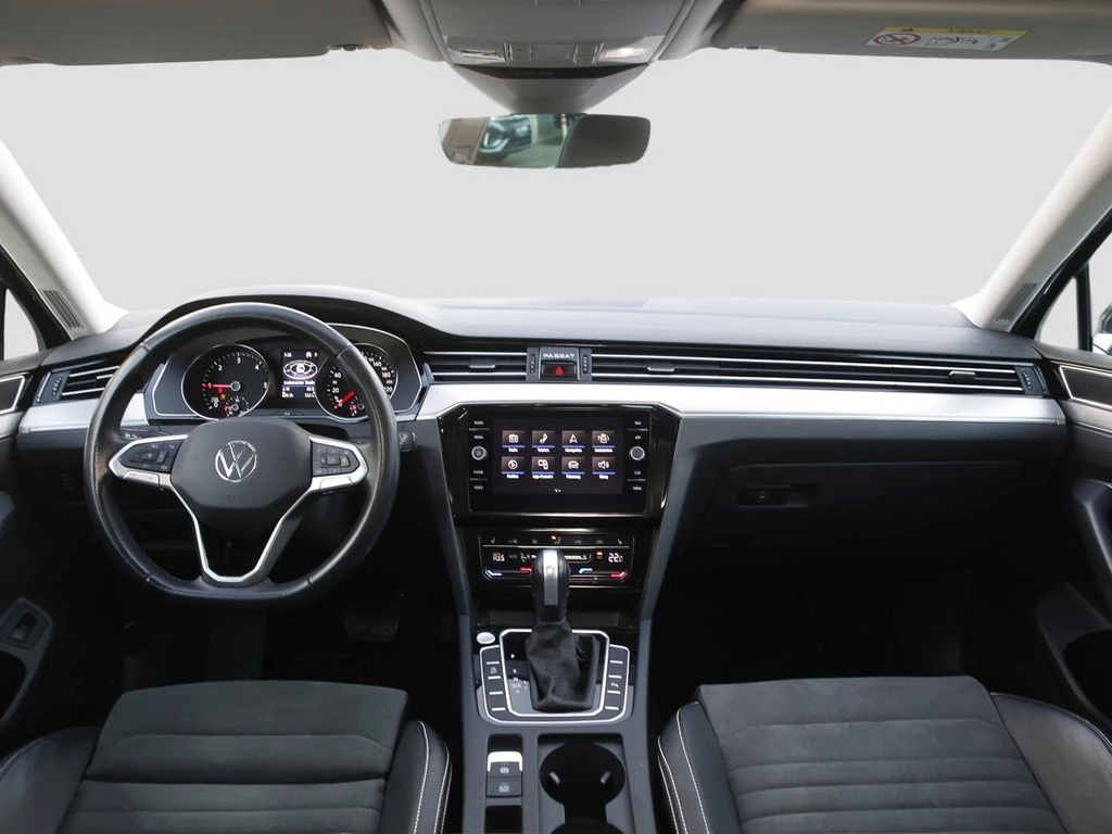 Volkswagen Passat Variant 2.0 TDI DSG Elegance AHK/Navi/RFK