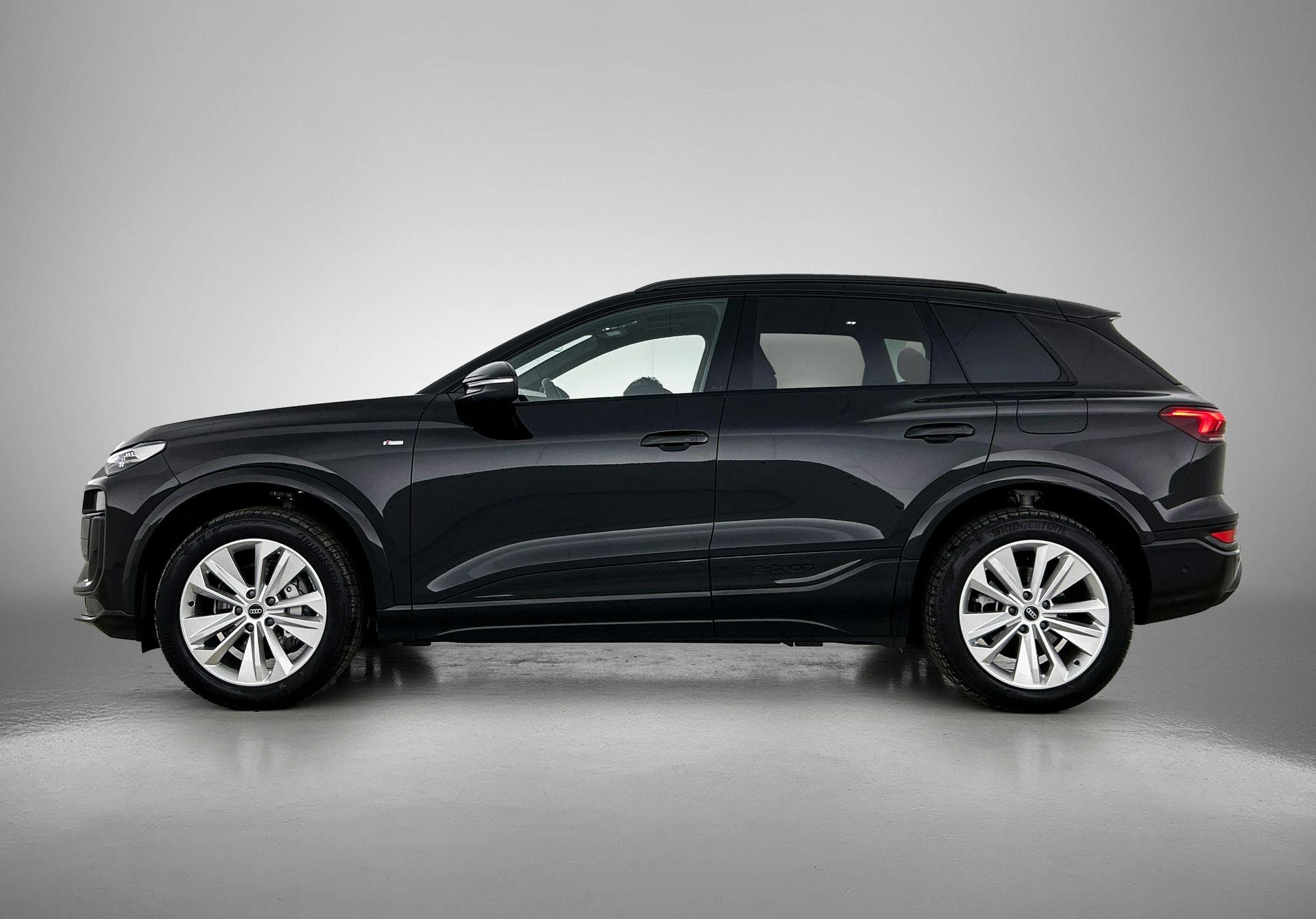 Audi-Q6 e-tron-image-1