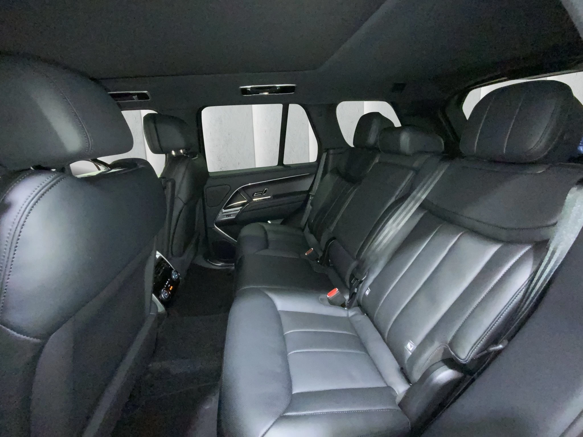 Land Rover Range Rover HSE P460e 22 | Pano | AHK | Black Pack