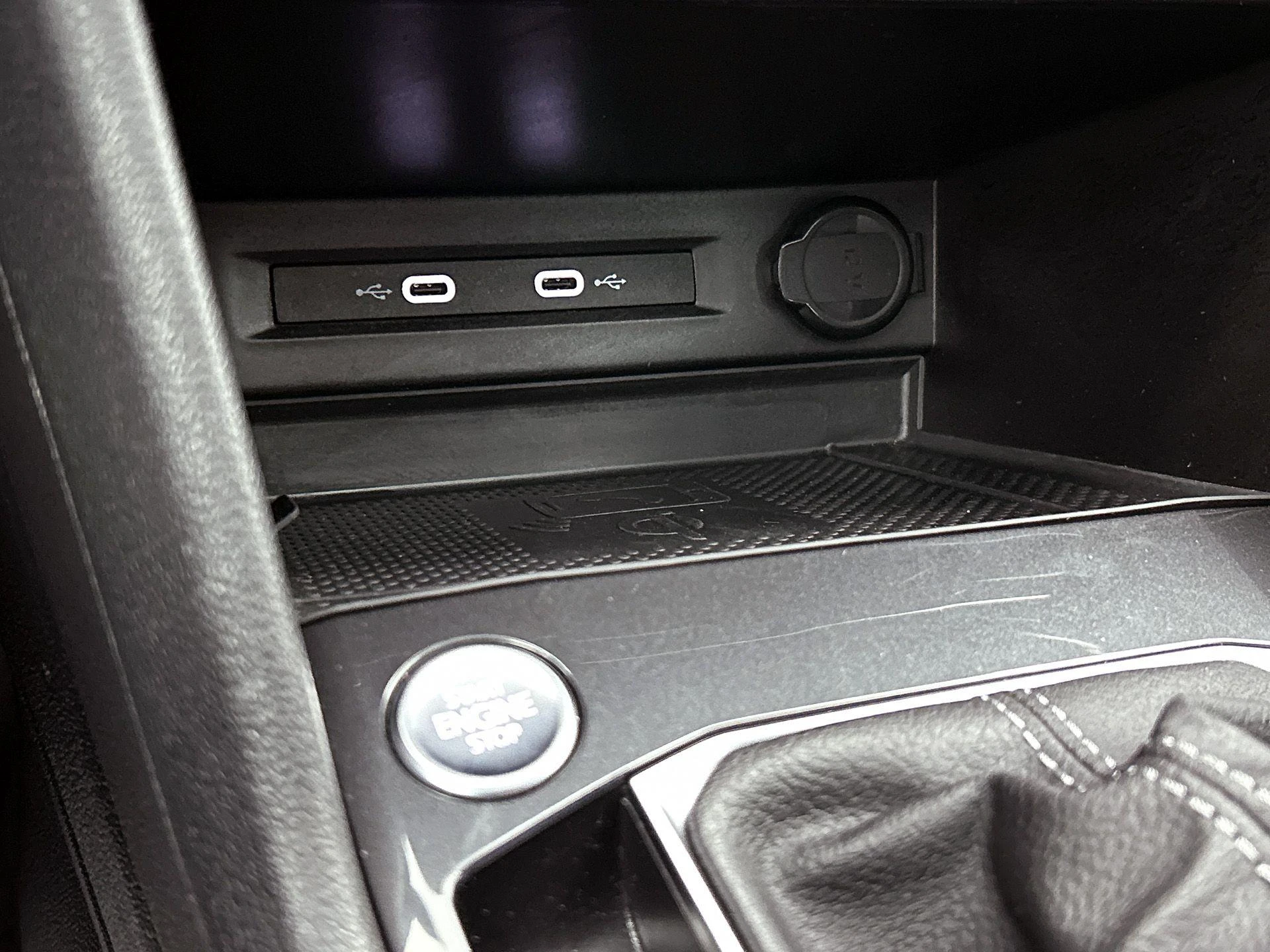 Volkswagen-Tiguan-image-36