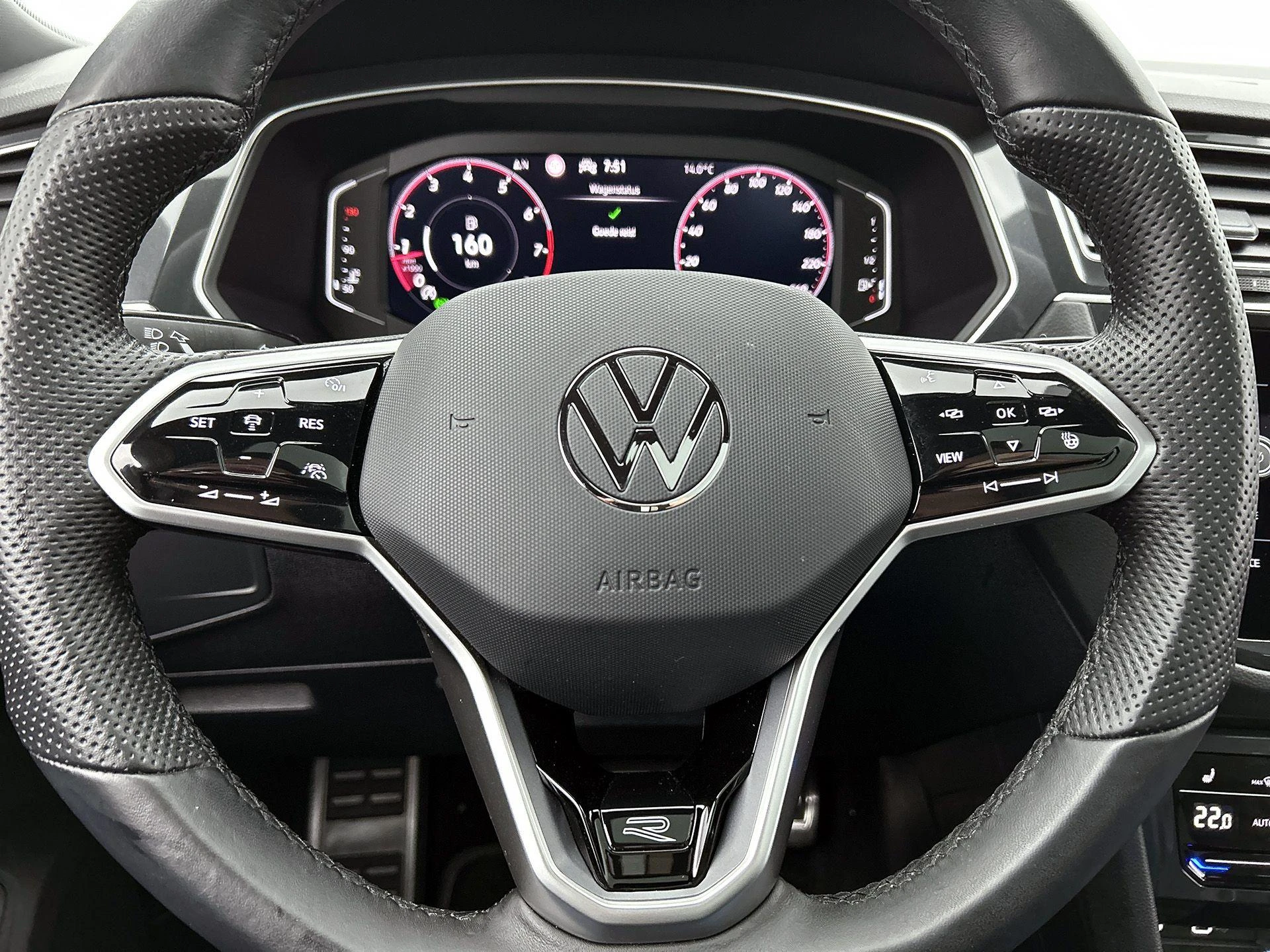 Volkswagen-Tiguan-image-49