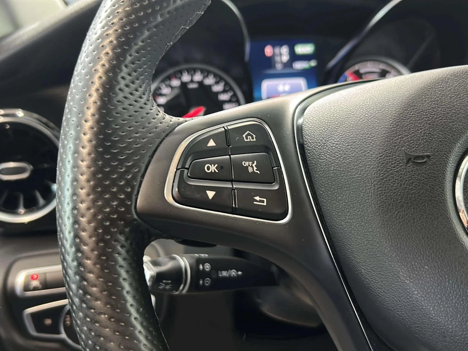 Mercedes-Benz-EQV-image-8