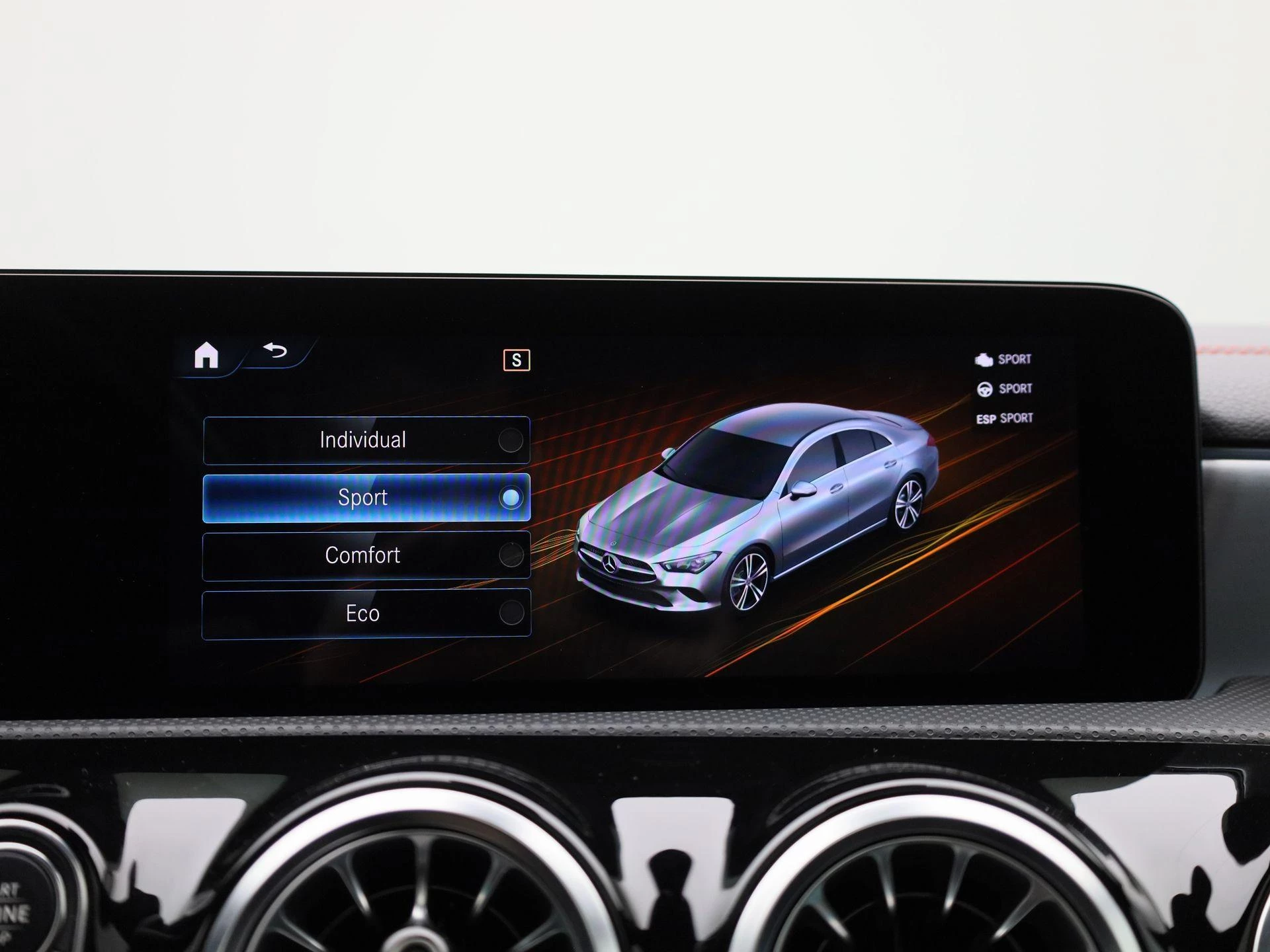 Mercedes-Benz CLA 200 Business Solution AMG