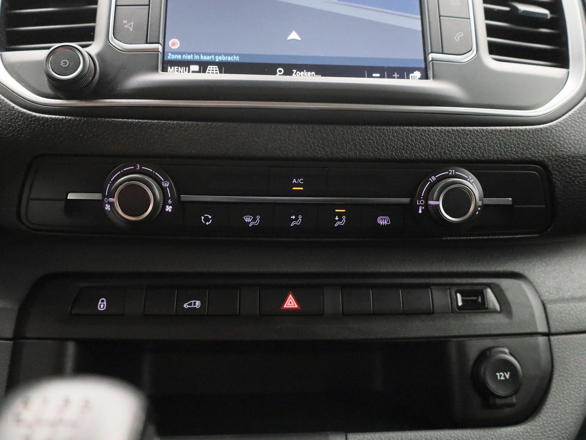 Opel-Vivaro-image-18