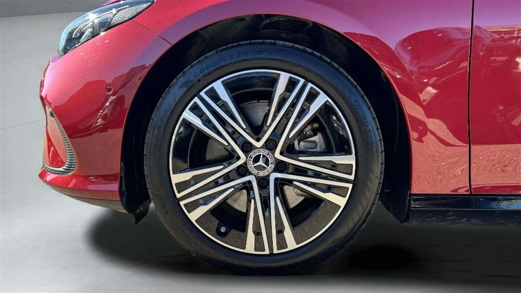 Mercedes-Benz-CLA-image-8