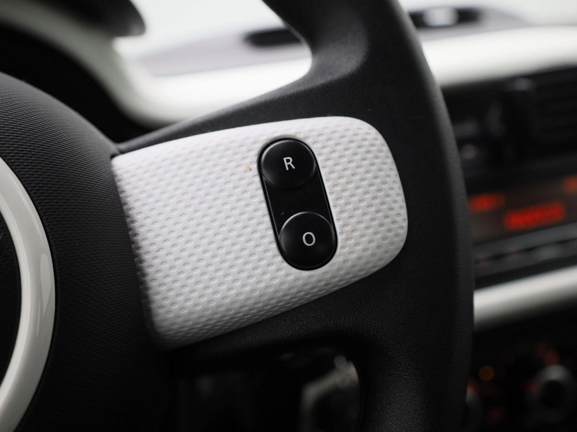 Renault-Twingo-image-18