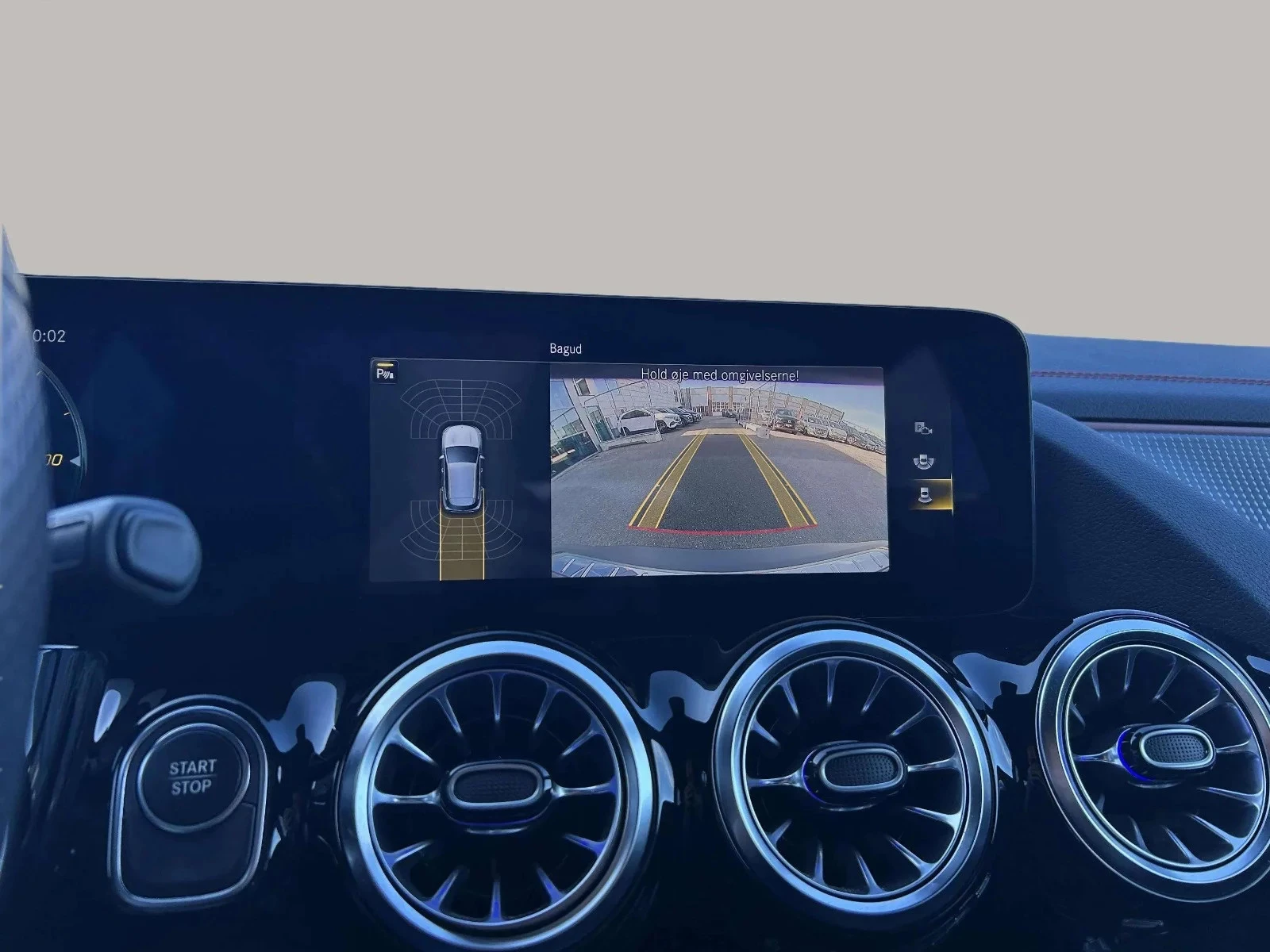 Mercedes-Benz-EQA-image-18