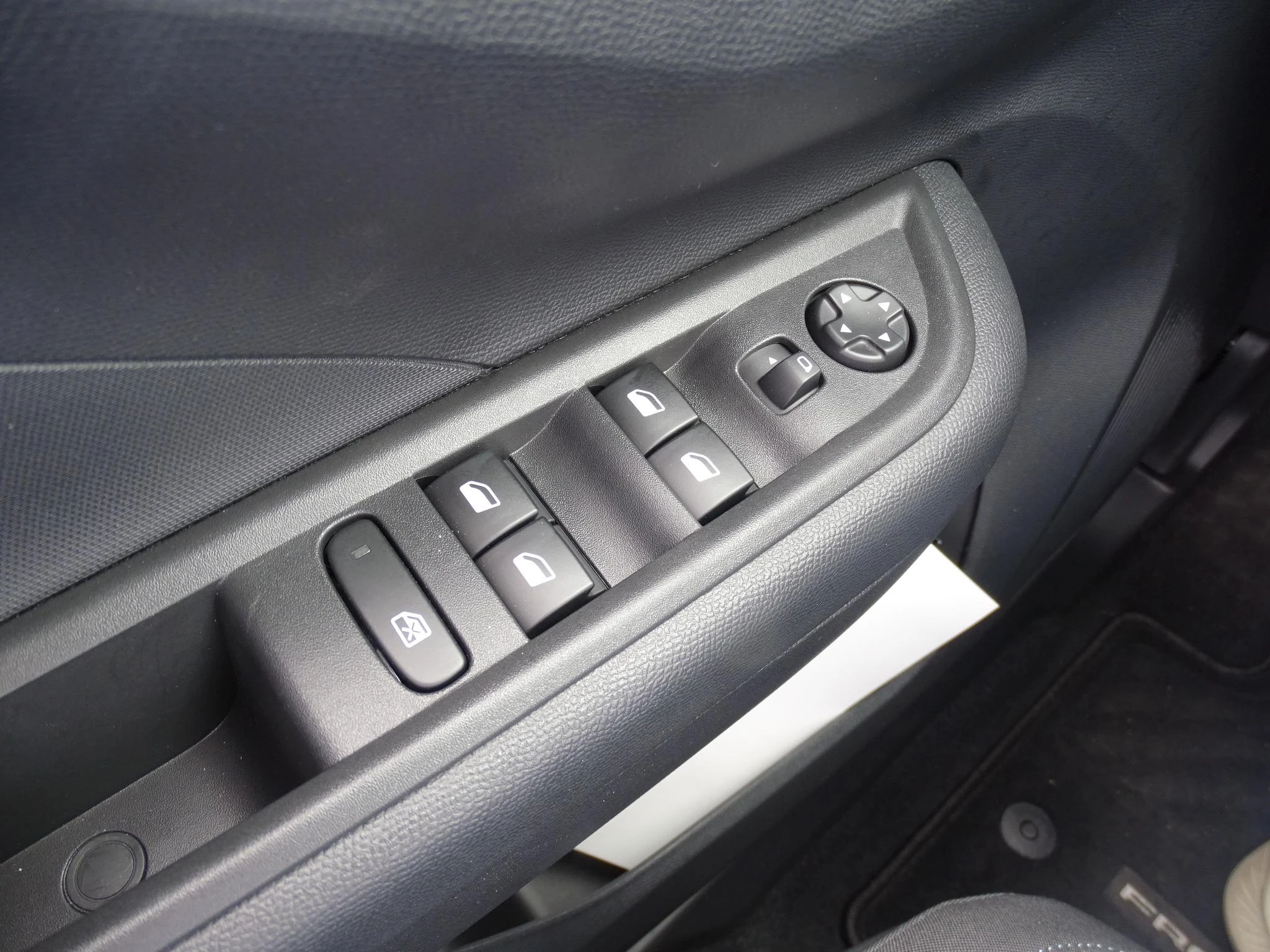 Opel-Frontera-image-22