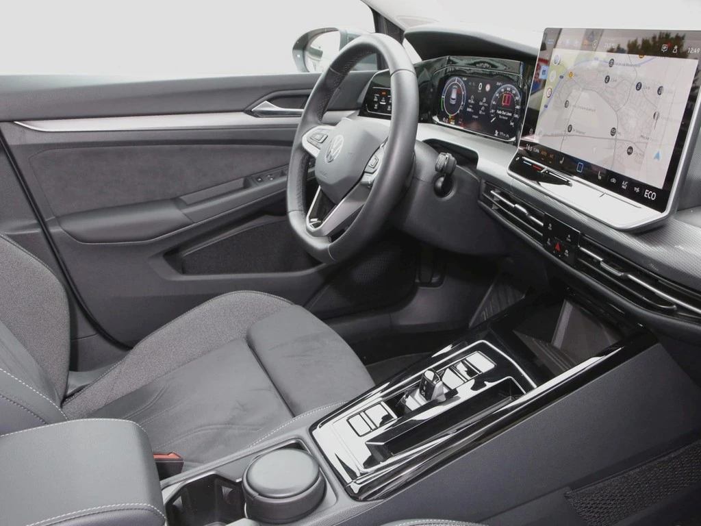 Volkswagen-Golf-image-8