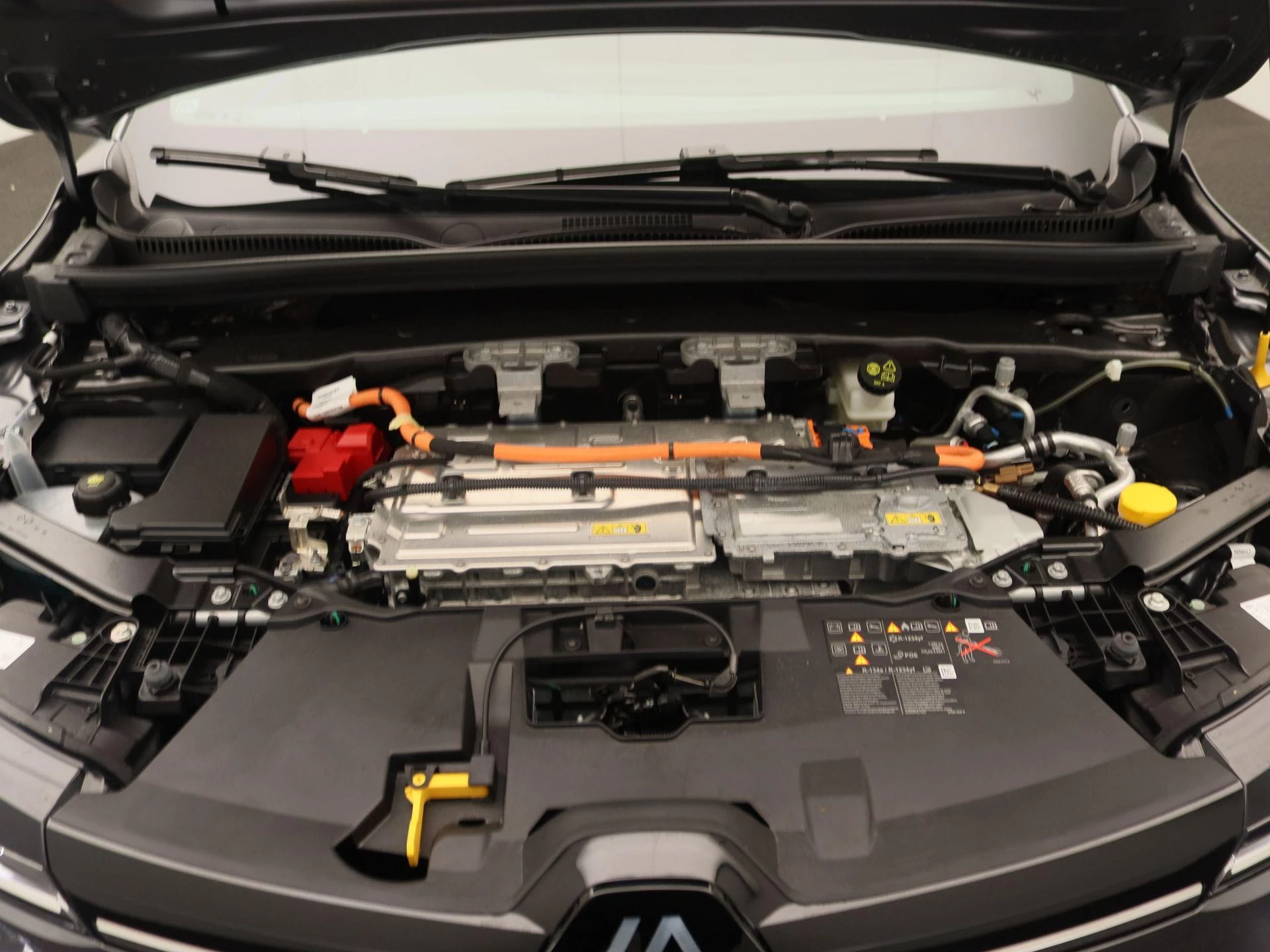 Renault-Megane E-Tech-image-25