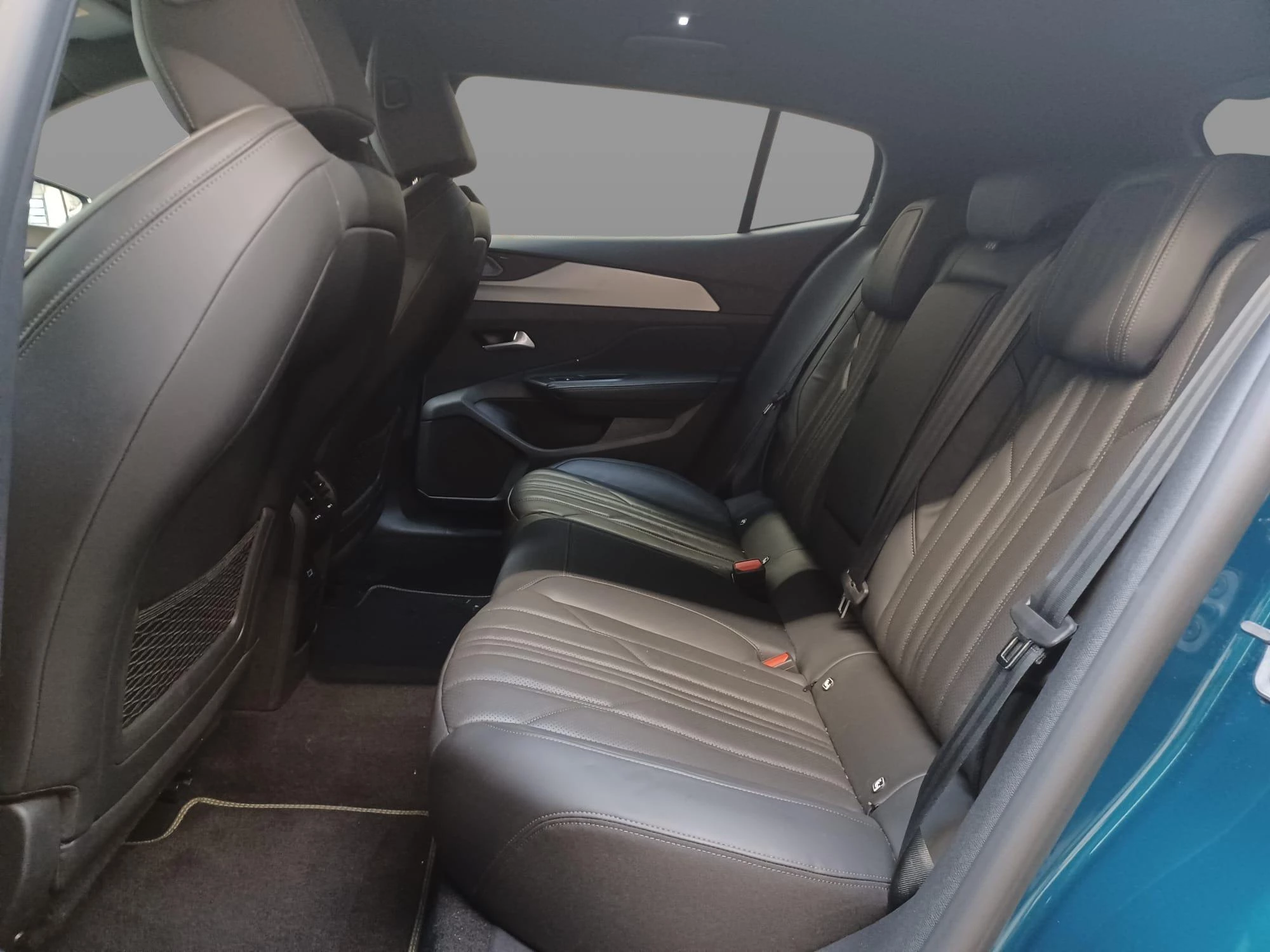 Peugeot 408 1.2T AT8 GT