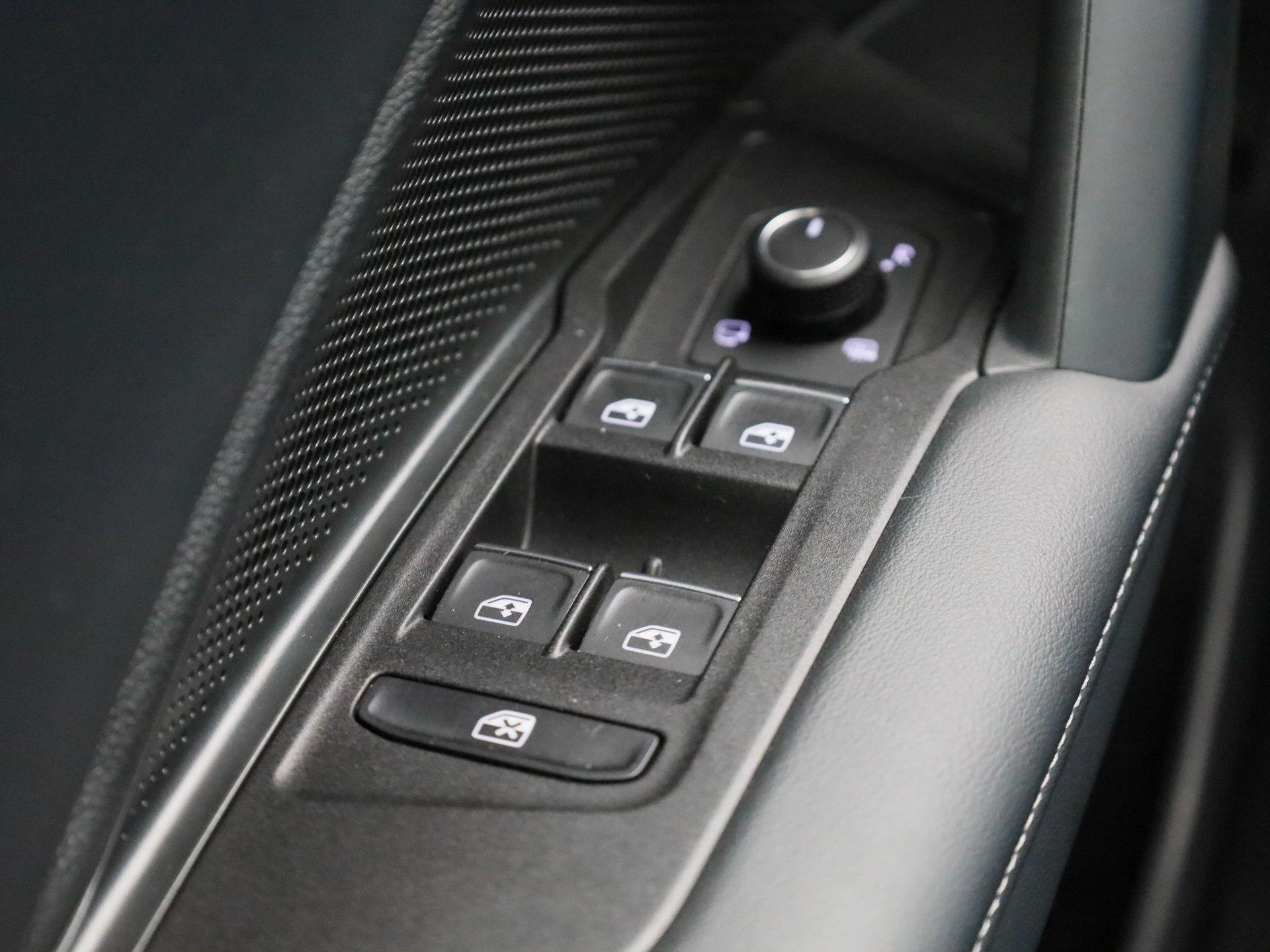 Volkswagen-Tiguan-image-37