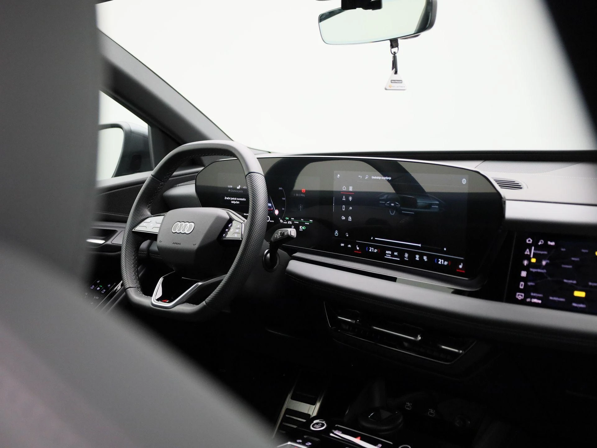 Audi-Q6 e-tron-image-41