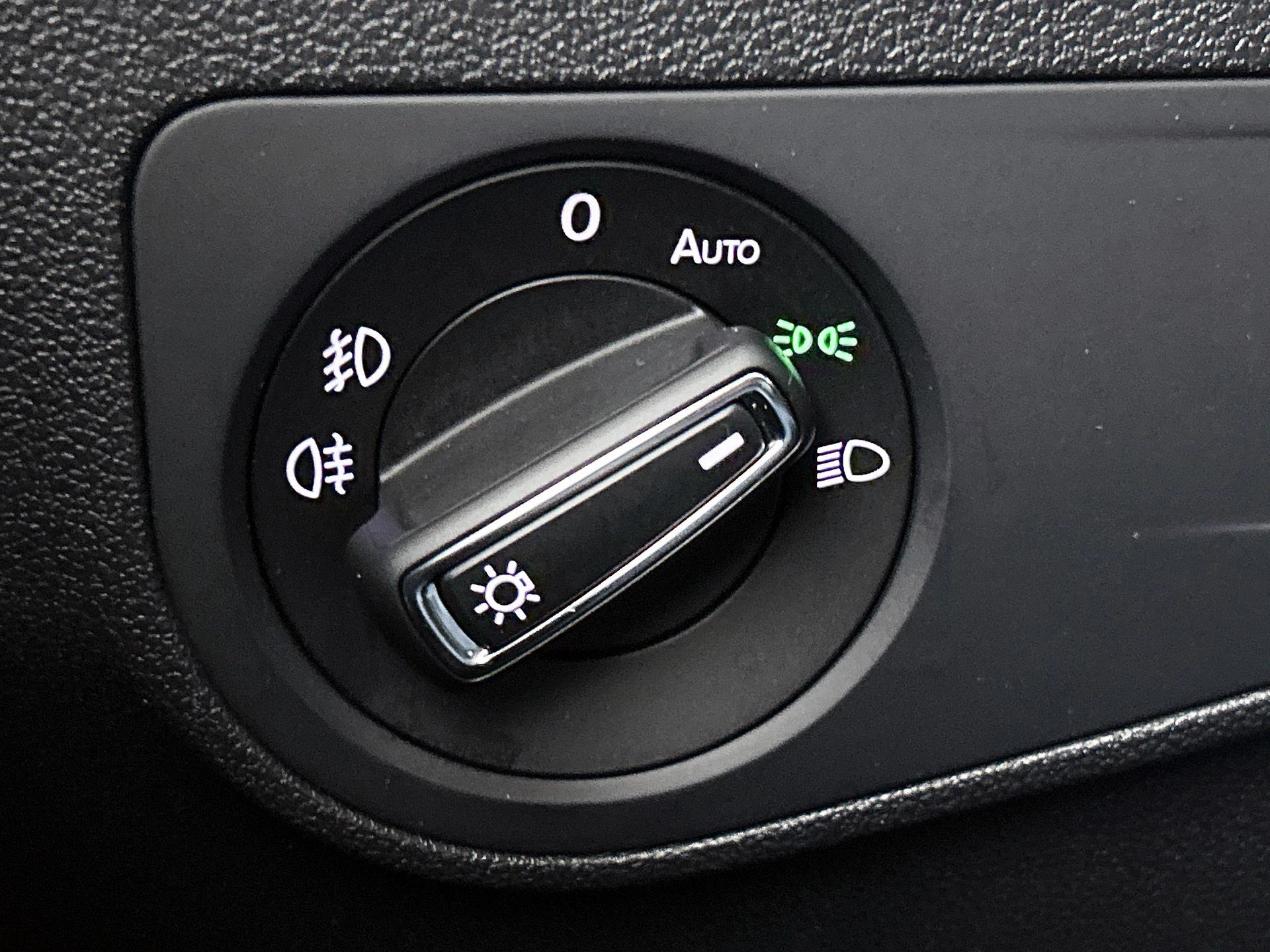 Volkswagen-Tiguan-image-21