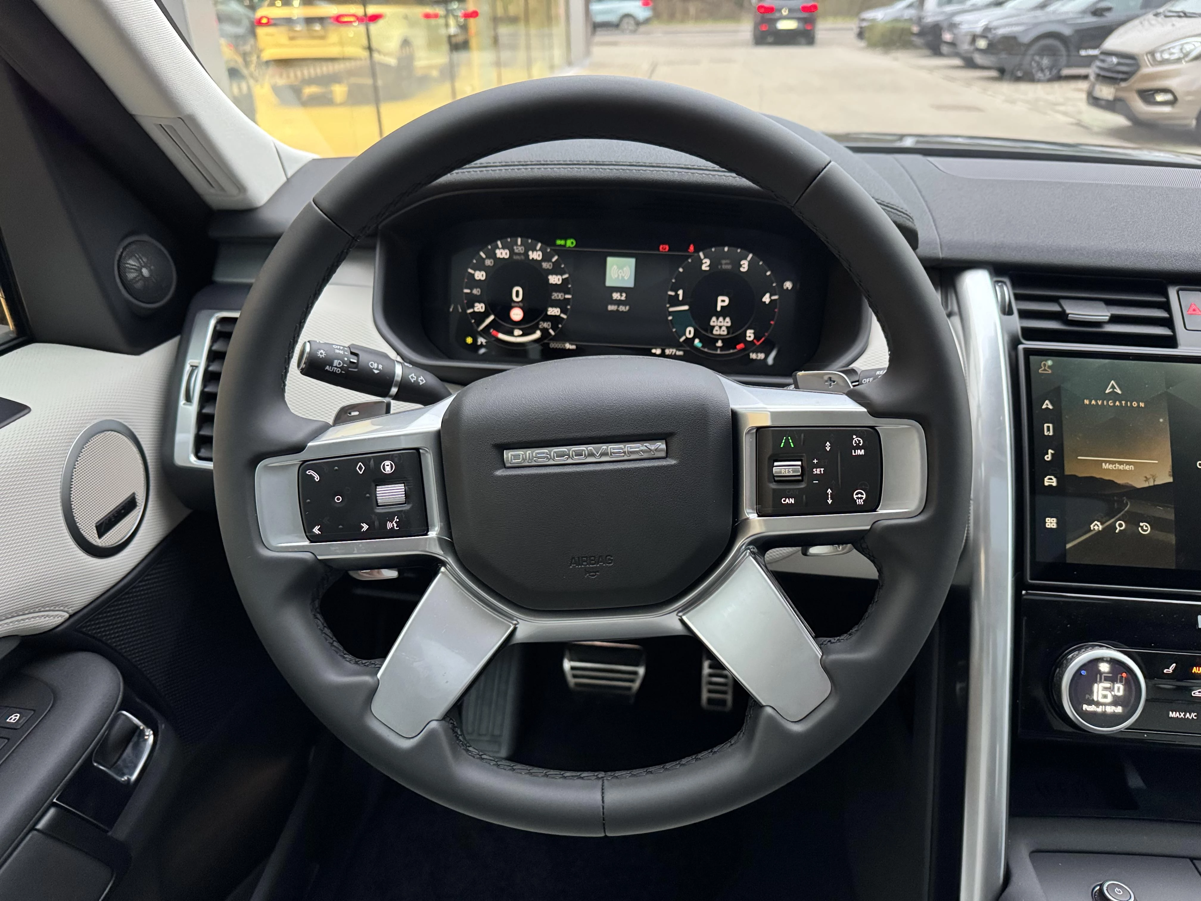 Land Rover-Discovery-image-9