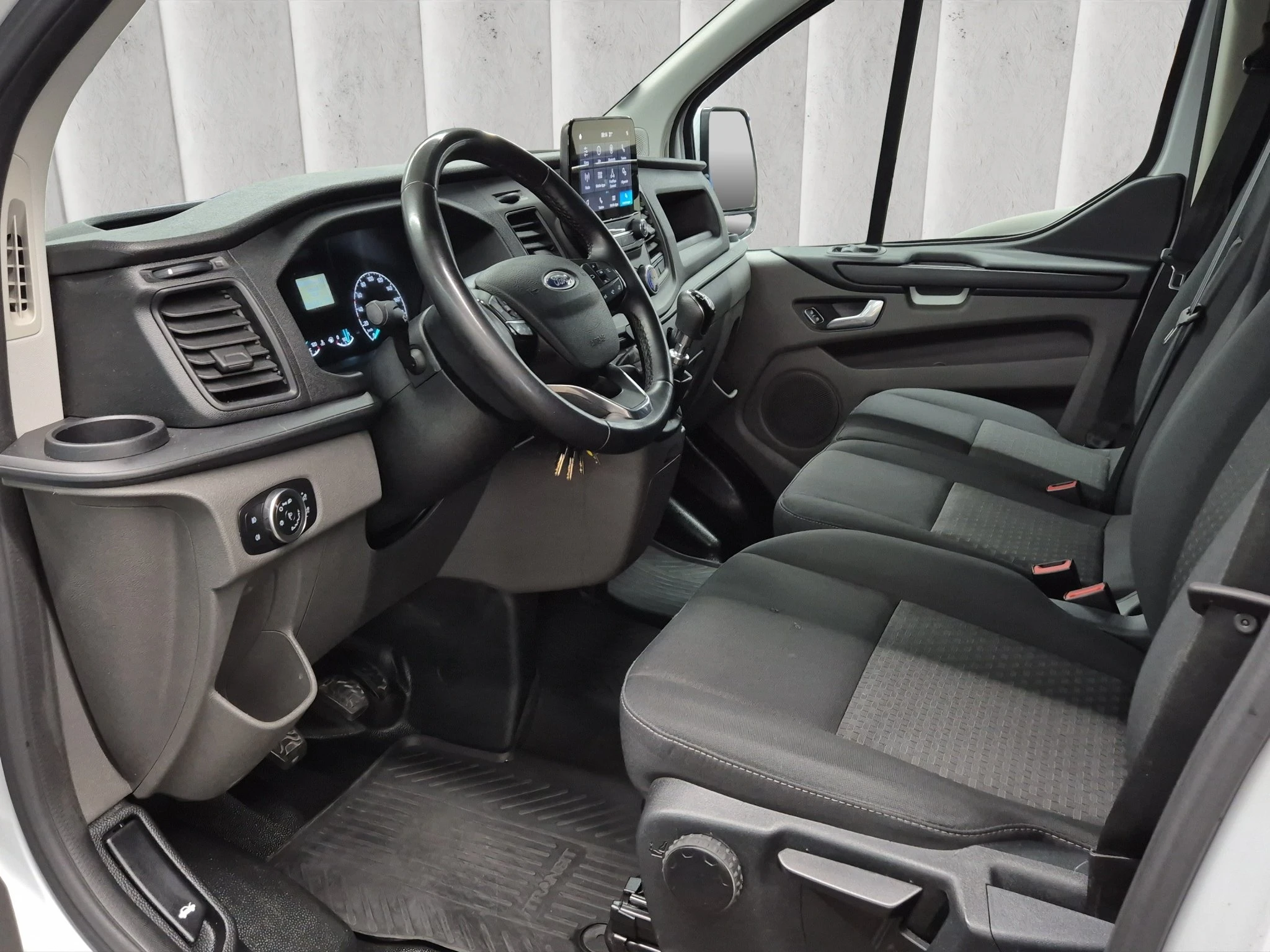 Ford-Transit Custom-image-9