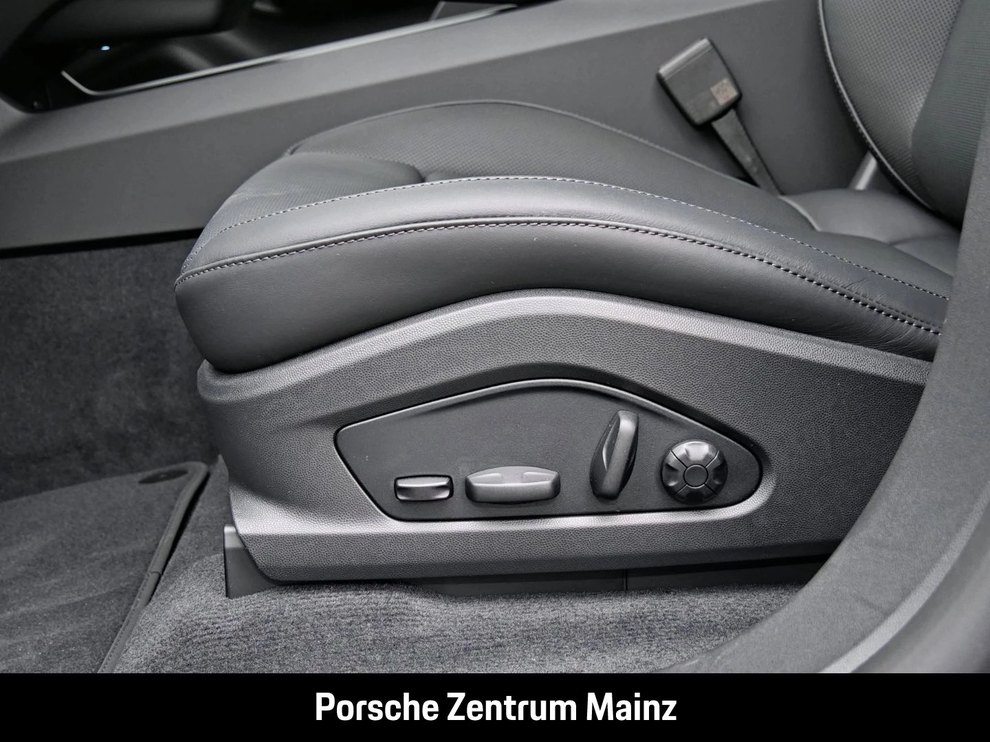 Porsche Macan 4S HA-Lenkung Surround-View BOSE 22-Zoll -