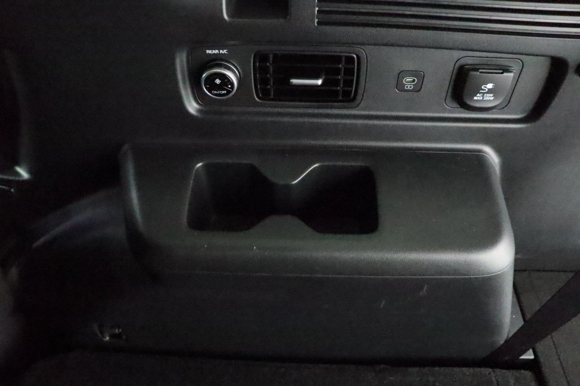 Hyundai-Santa Fe-image-41