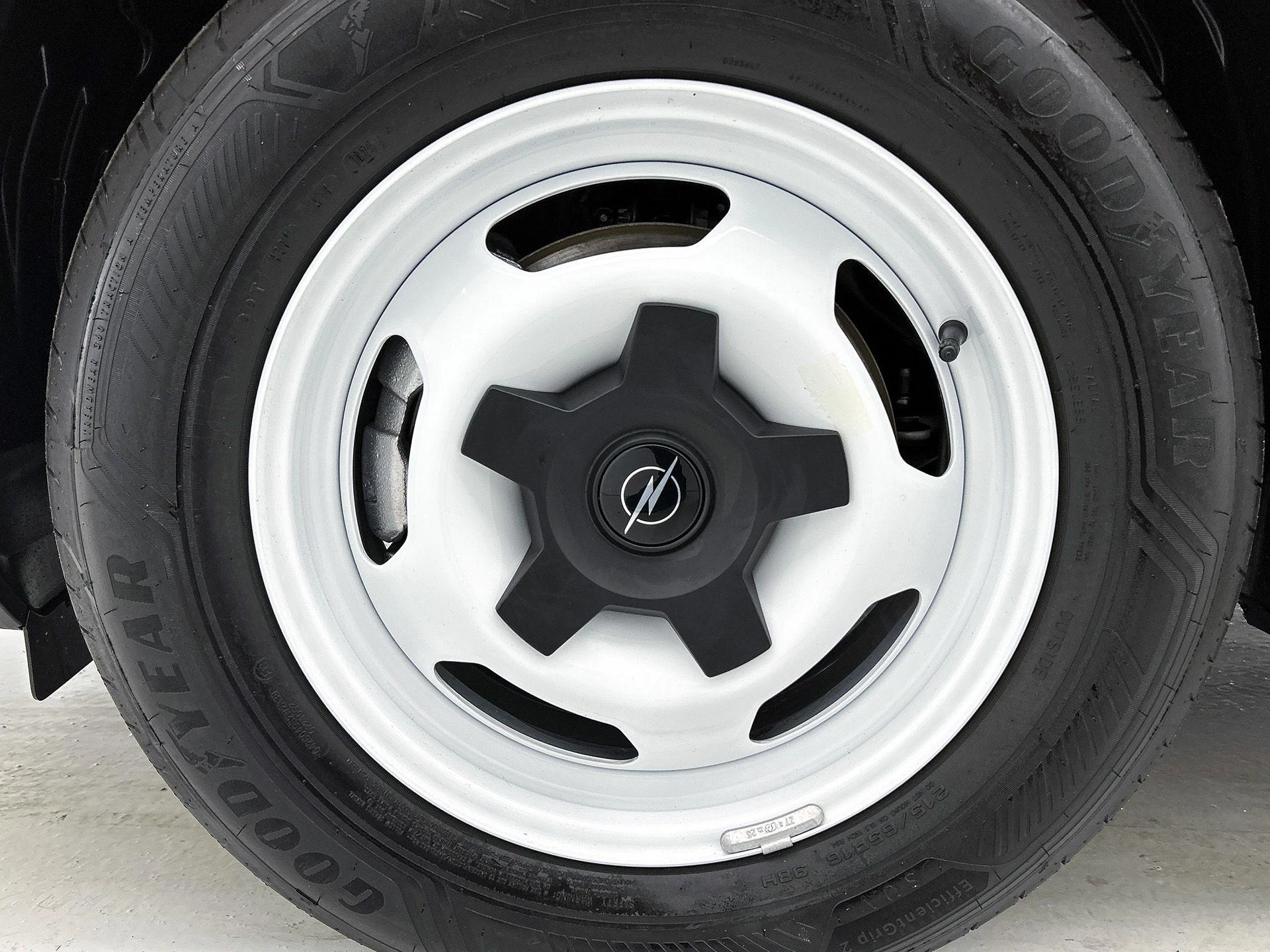 Opel-Frontera-image-13