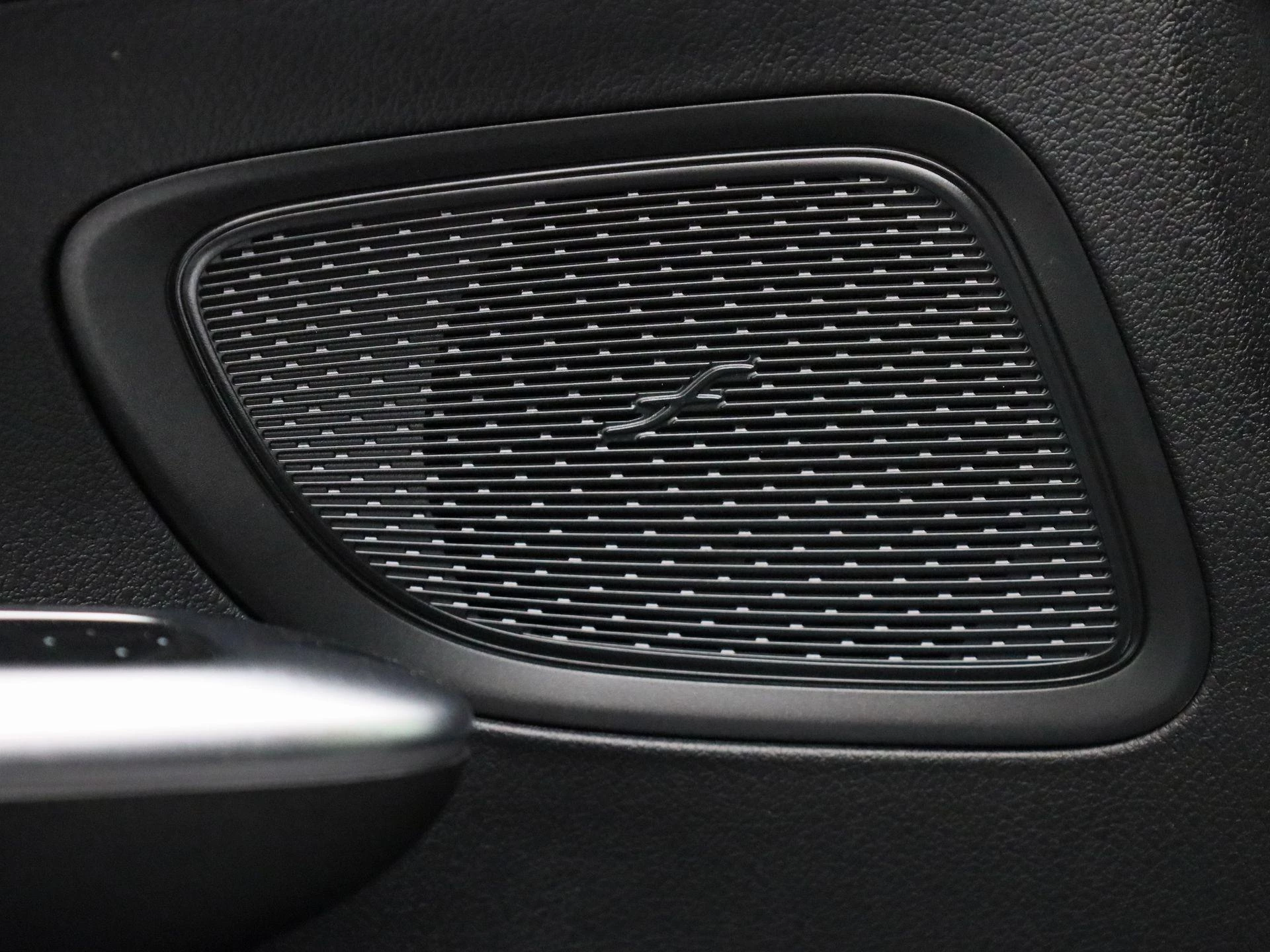 Mercedes-Benz-C-Klasse-image-29