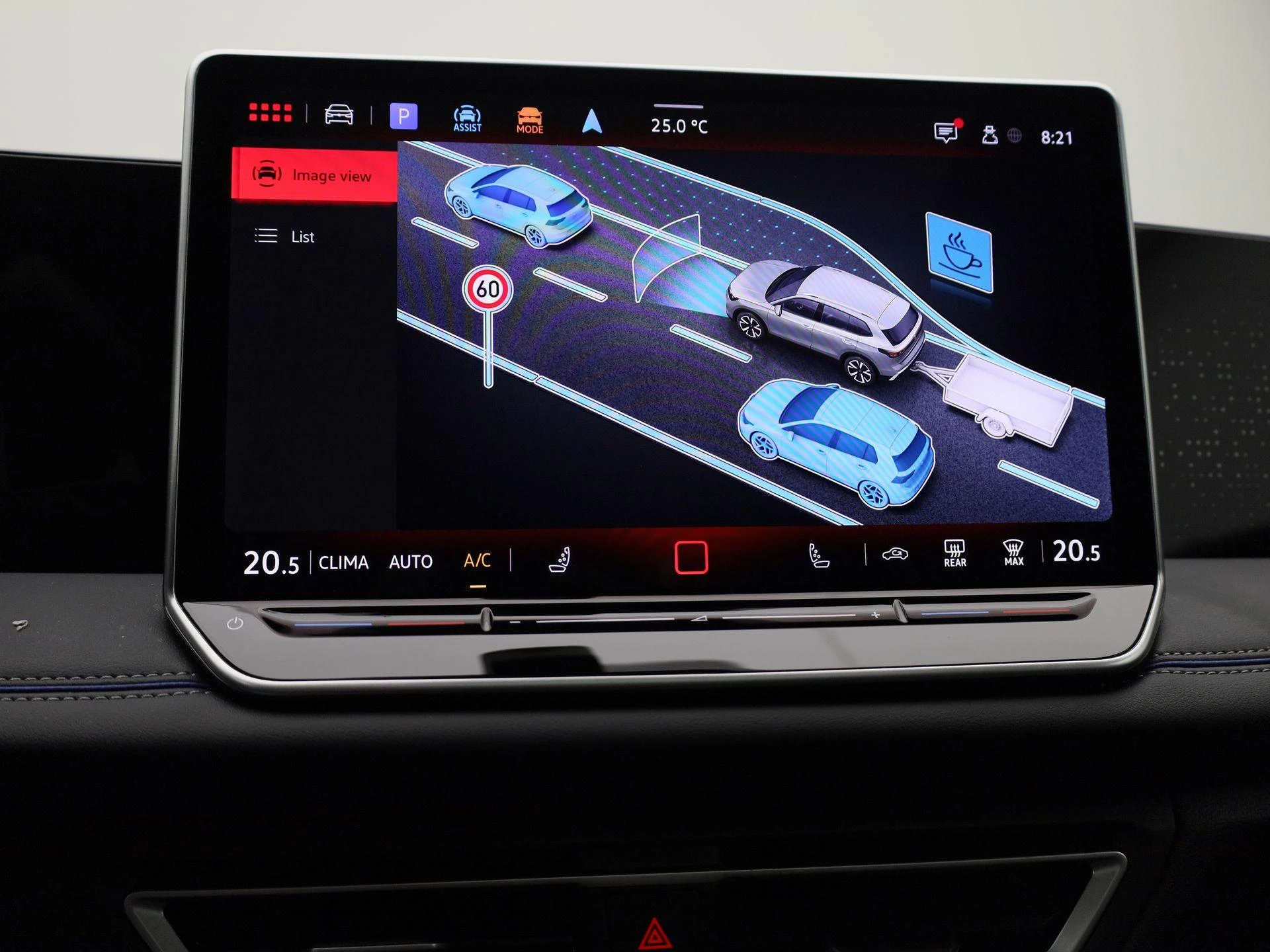 Volkswagen-Tiguan-image-28