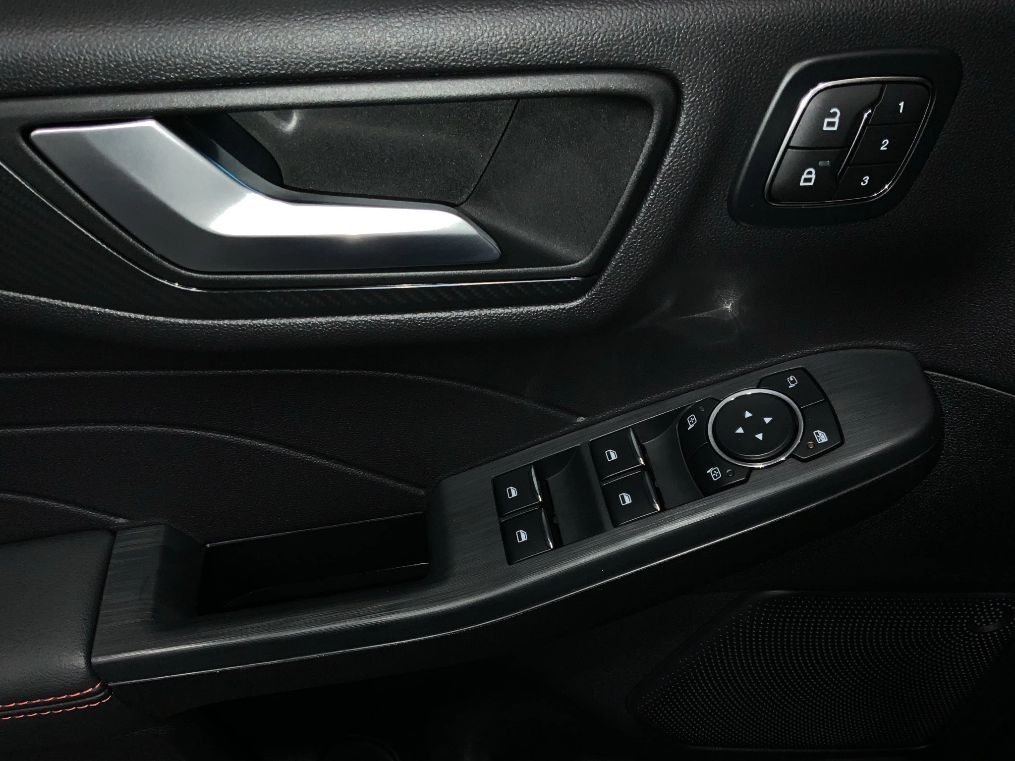 Ford Kuga ST-Line X Aut.*360GRAD*LED-MATRIX*NAVI*GRA*WINTER-PKT.