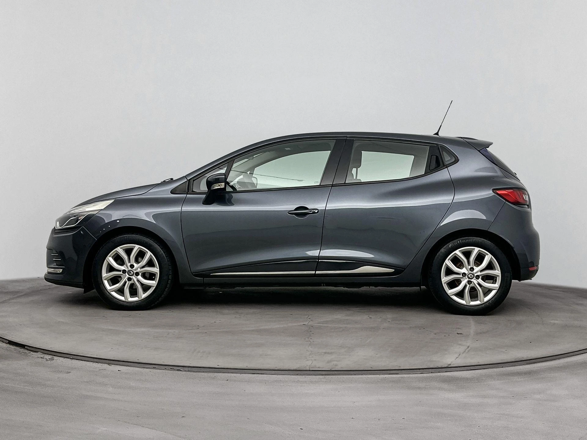 Renault-Clio-image-1