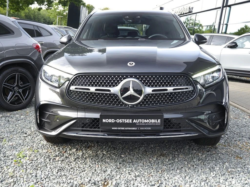 Mercedes-Benz-GLC 300 d-image-3