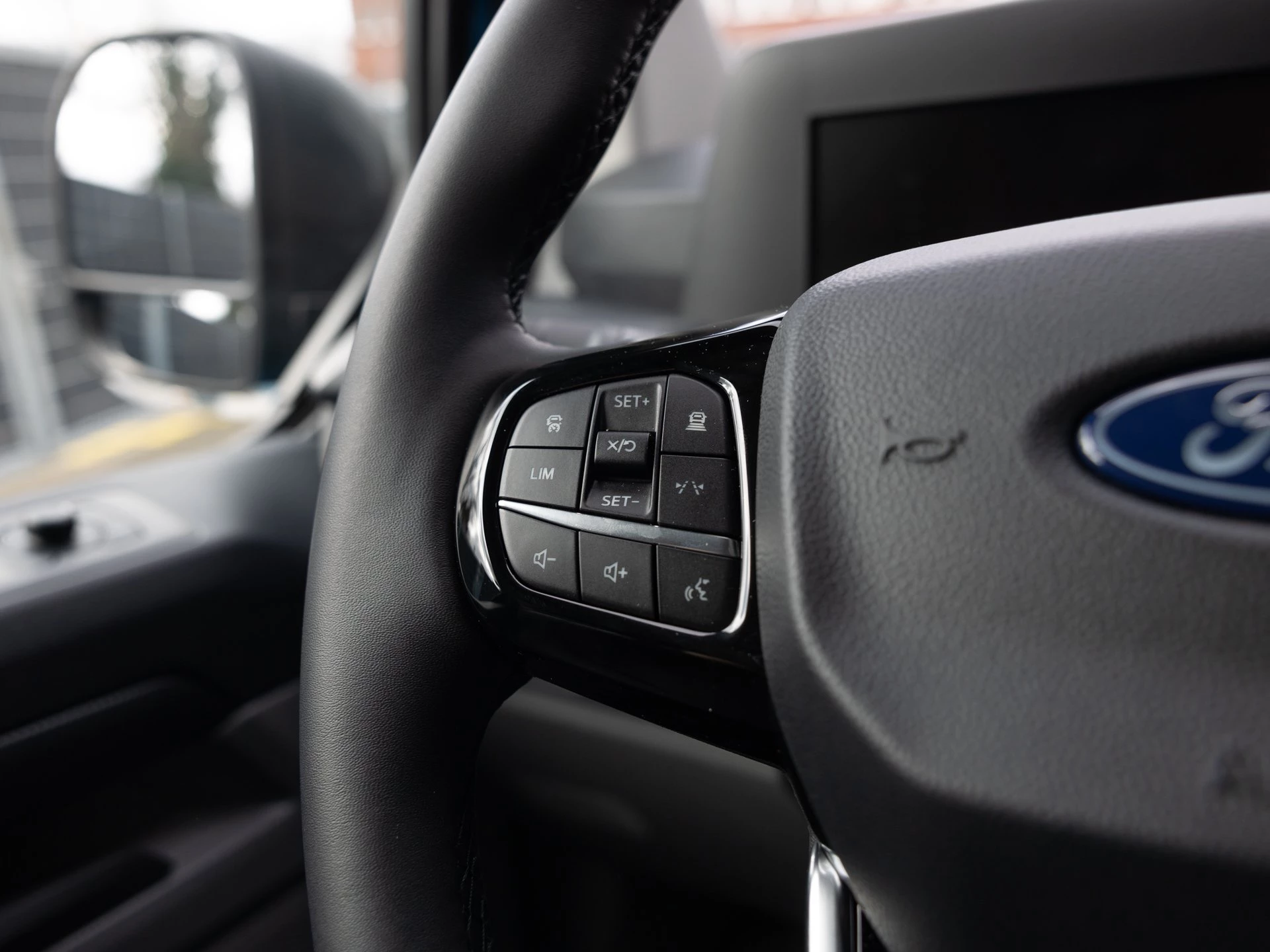 Ford-Transit Custom-image-13