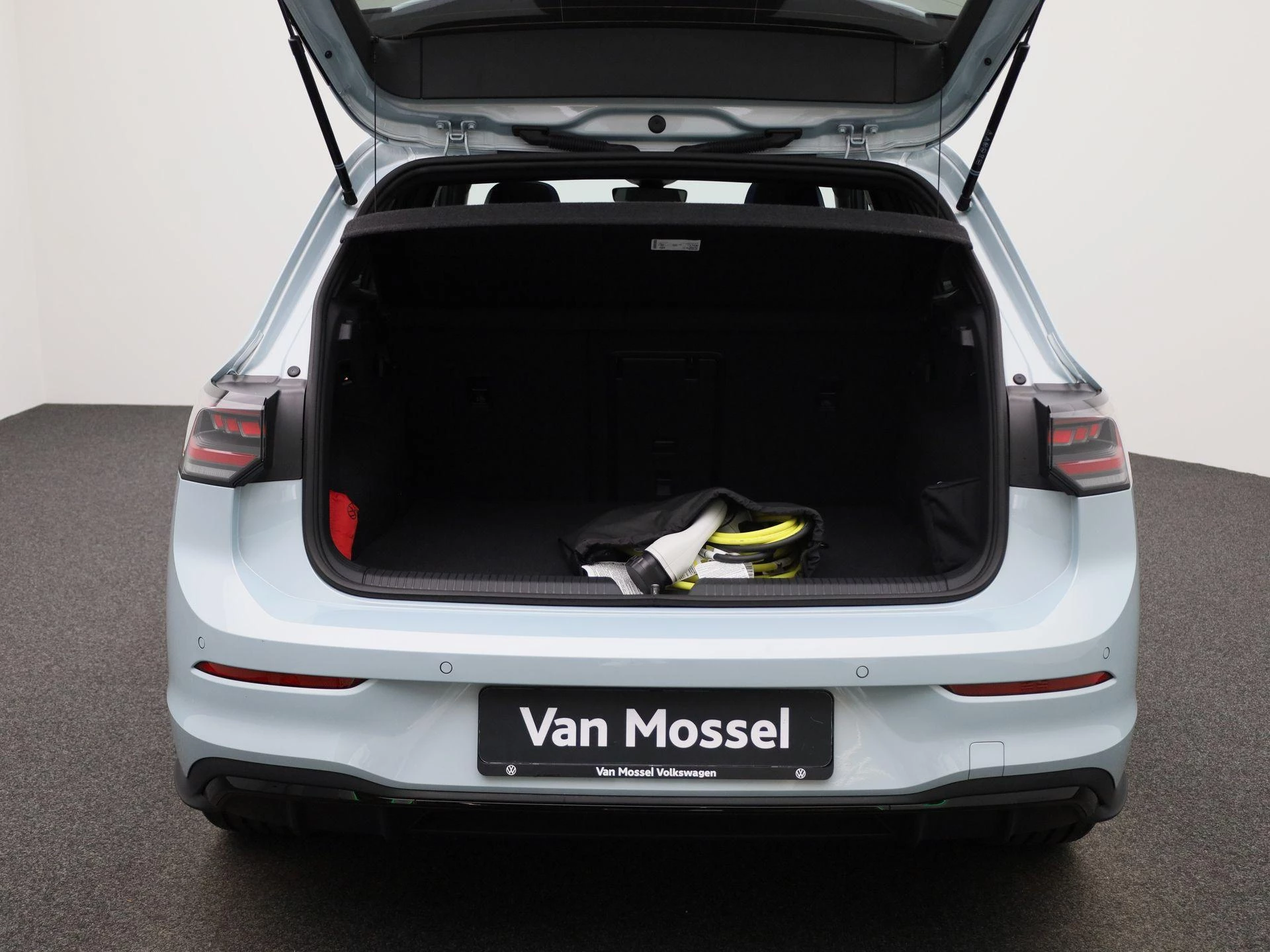 Volkswagen-Golf-image-12