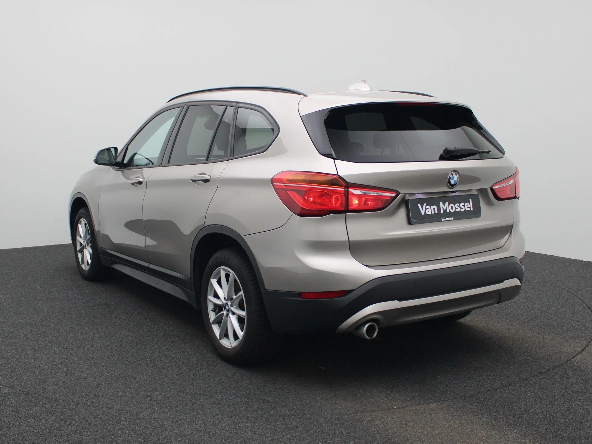BMW X1 sDrive16dA (85 kW)