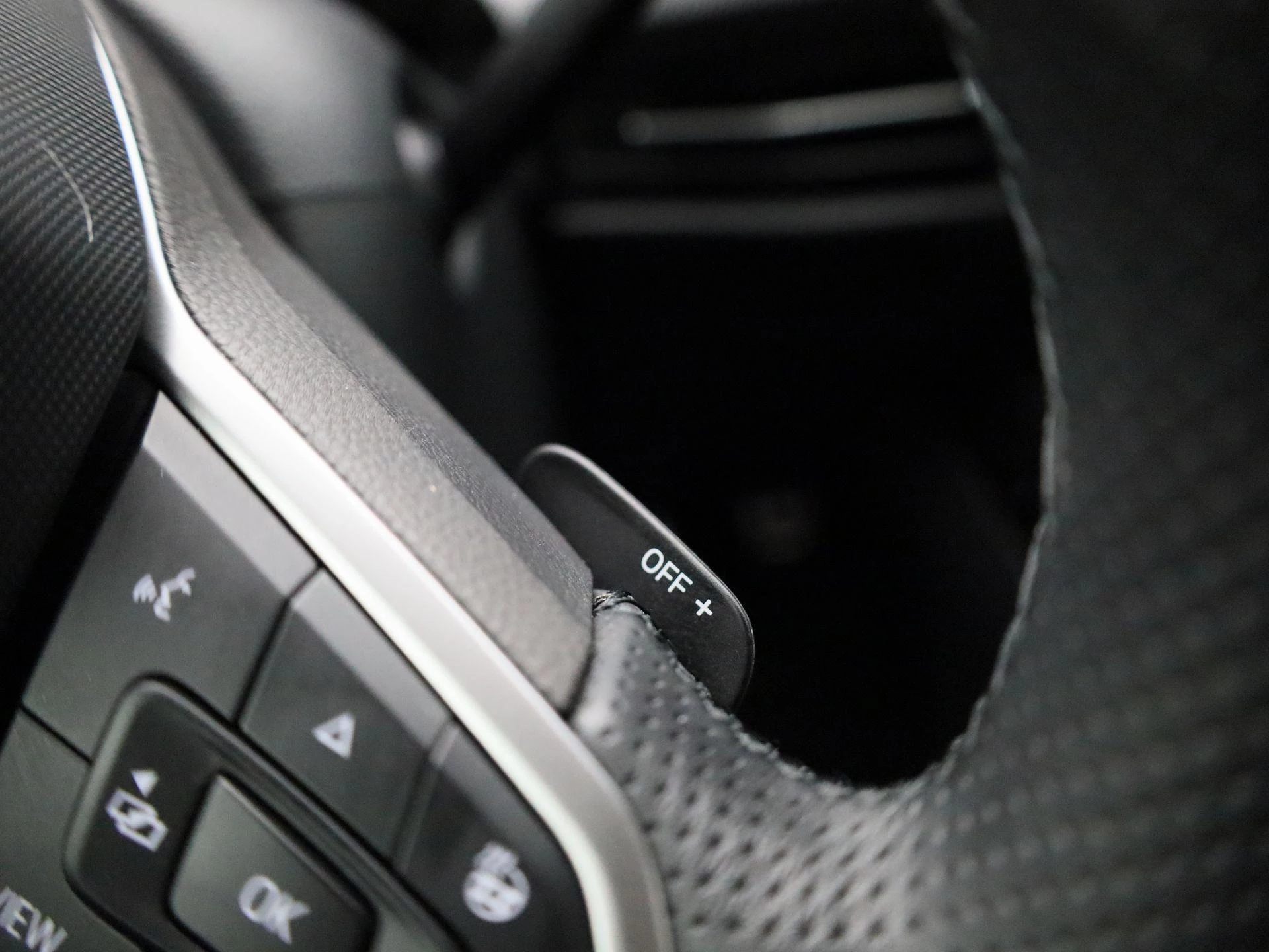 Volkswagen-Golf-image-24