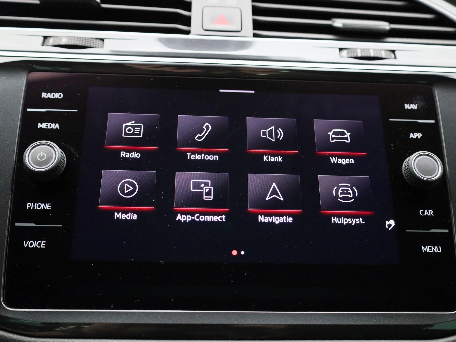 Volkswagen-Tiguan-image-26