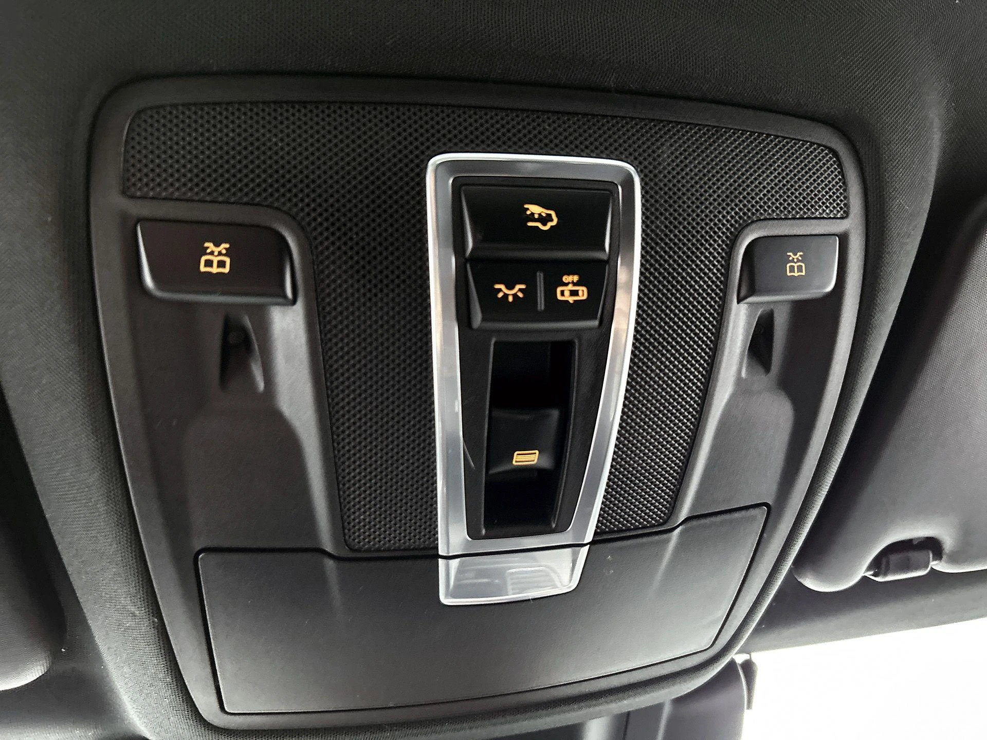 Mercedes-Benz-GLE-image-18