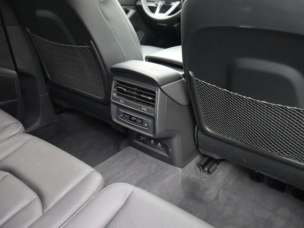 Audi Q7 Audi Q7 SUV PHEV S line 60TFSIe QUATTRO 490PK *AUTOMAAT*PANODAK*TREKHAAK*LEDER*SHADOW*SPORTZETELS*CAMERA*ACC*PDC*NAVI*...*