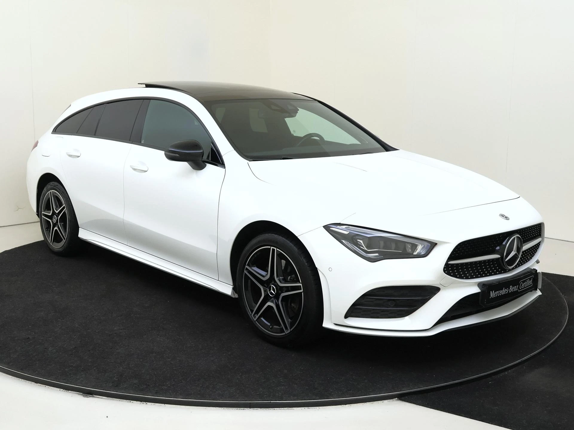 Mercedes-Benz-CLA-image-1