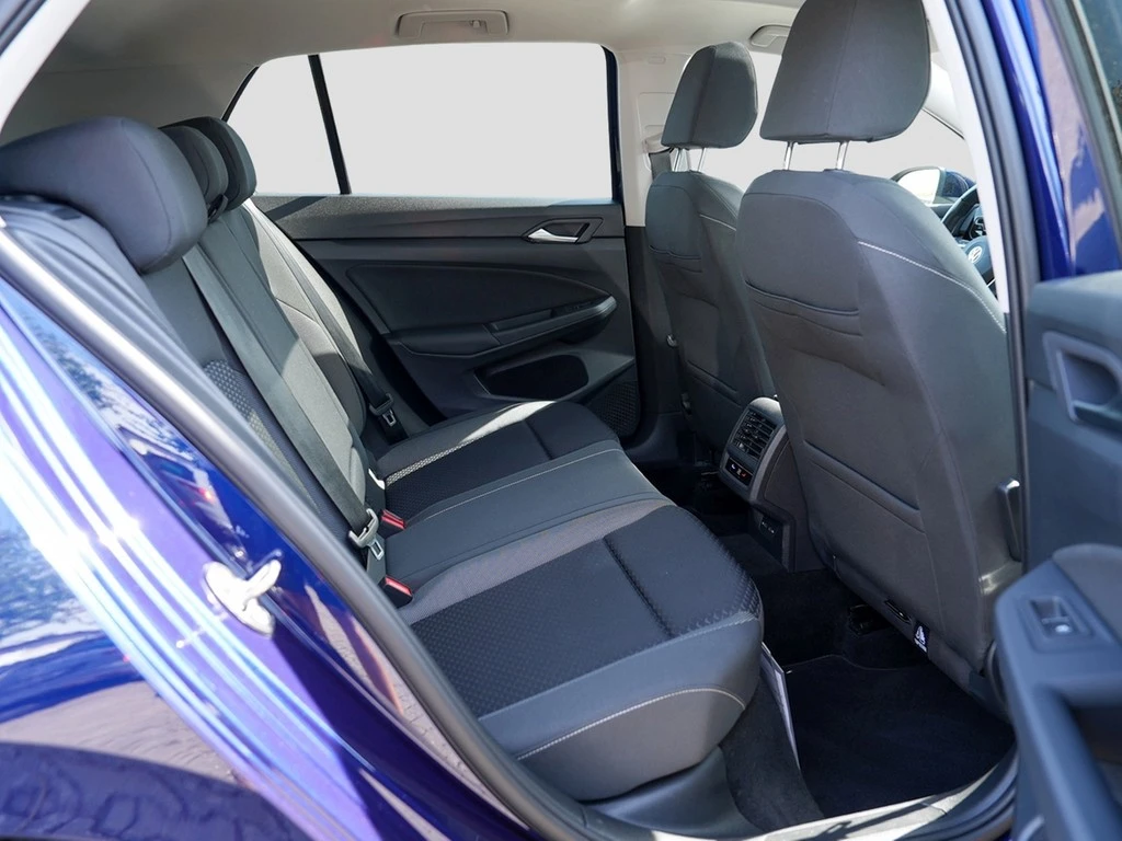 Volkswagen-Golf-image-9